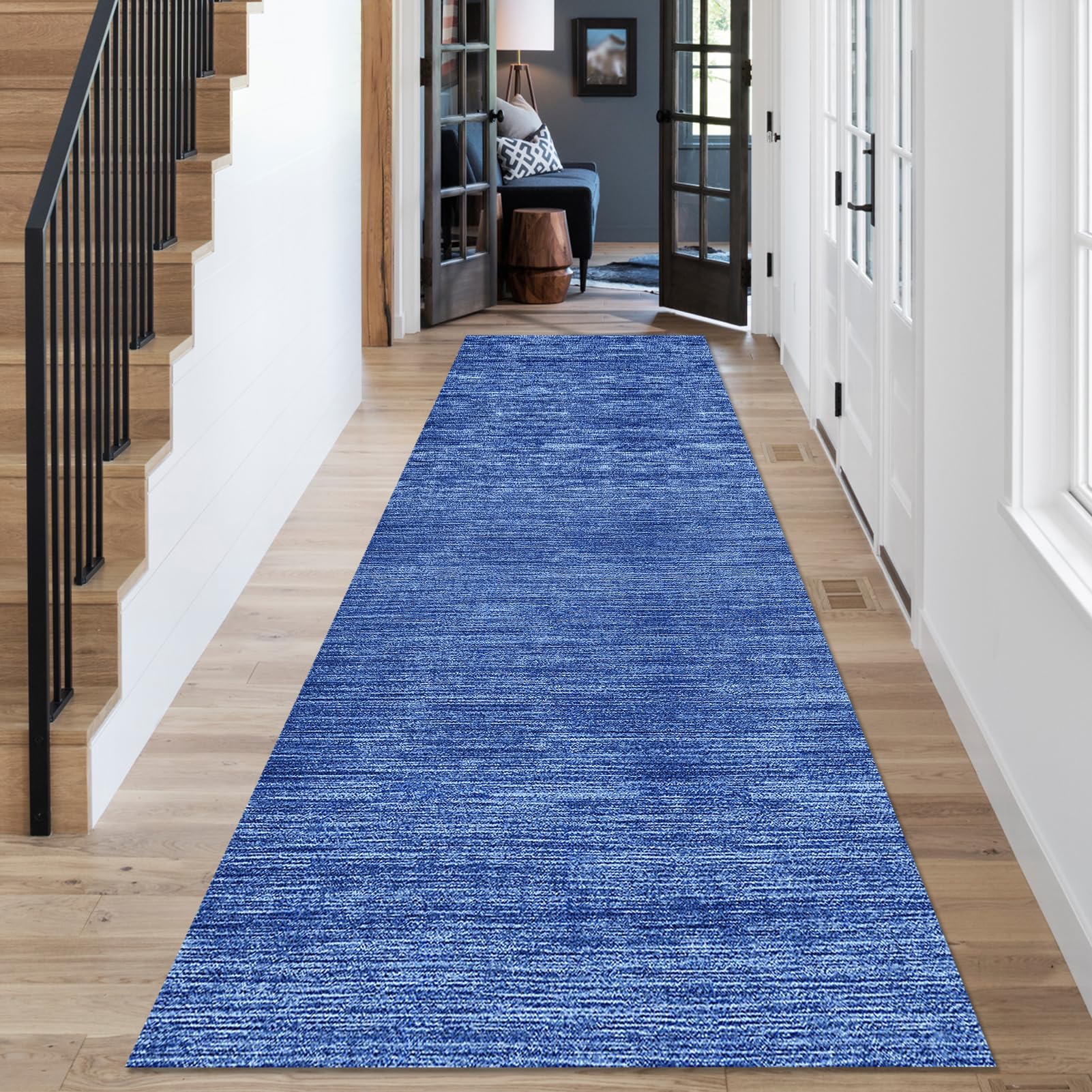 Alfombra cocina de pelo corto azul con acabado resistente y base de alta adherencia
