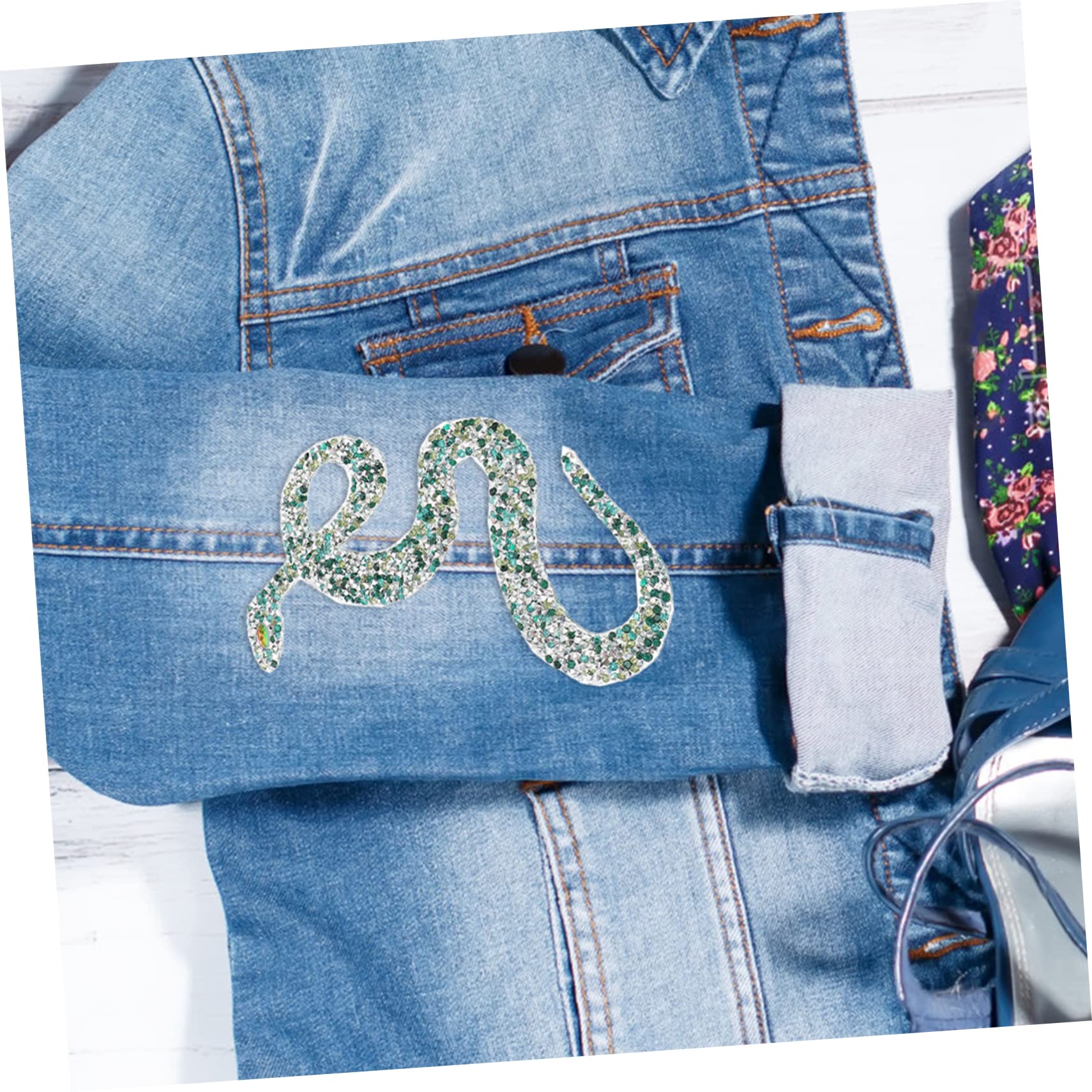 BELLIFFY 20 Pz patch di strass serpente creativa a forma di serpente applicazioni di serpente bling toppe per giubbotti toppe per maglioni per vestiti di serpente delicata