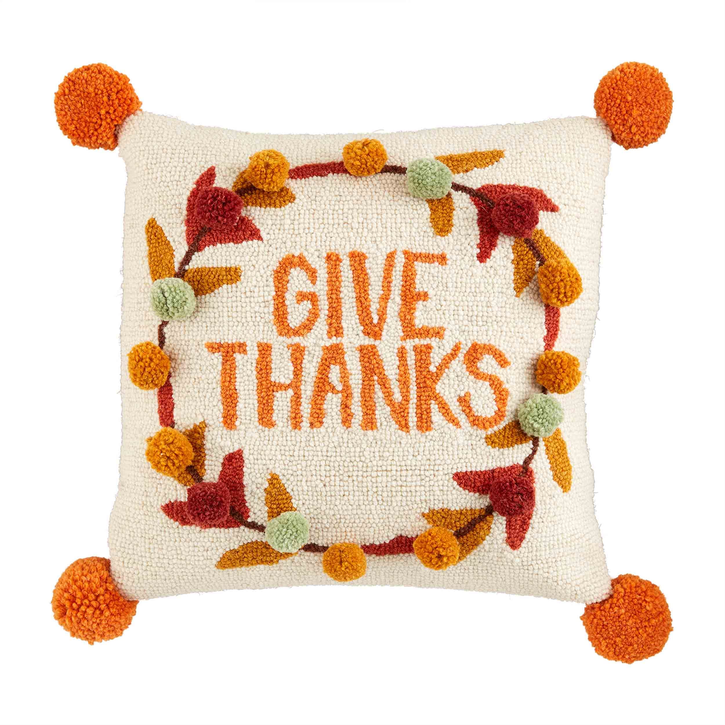 Oreiller en laine crochetée Mud Pie Give Thanks orange 40x40 cm pour lit