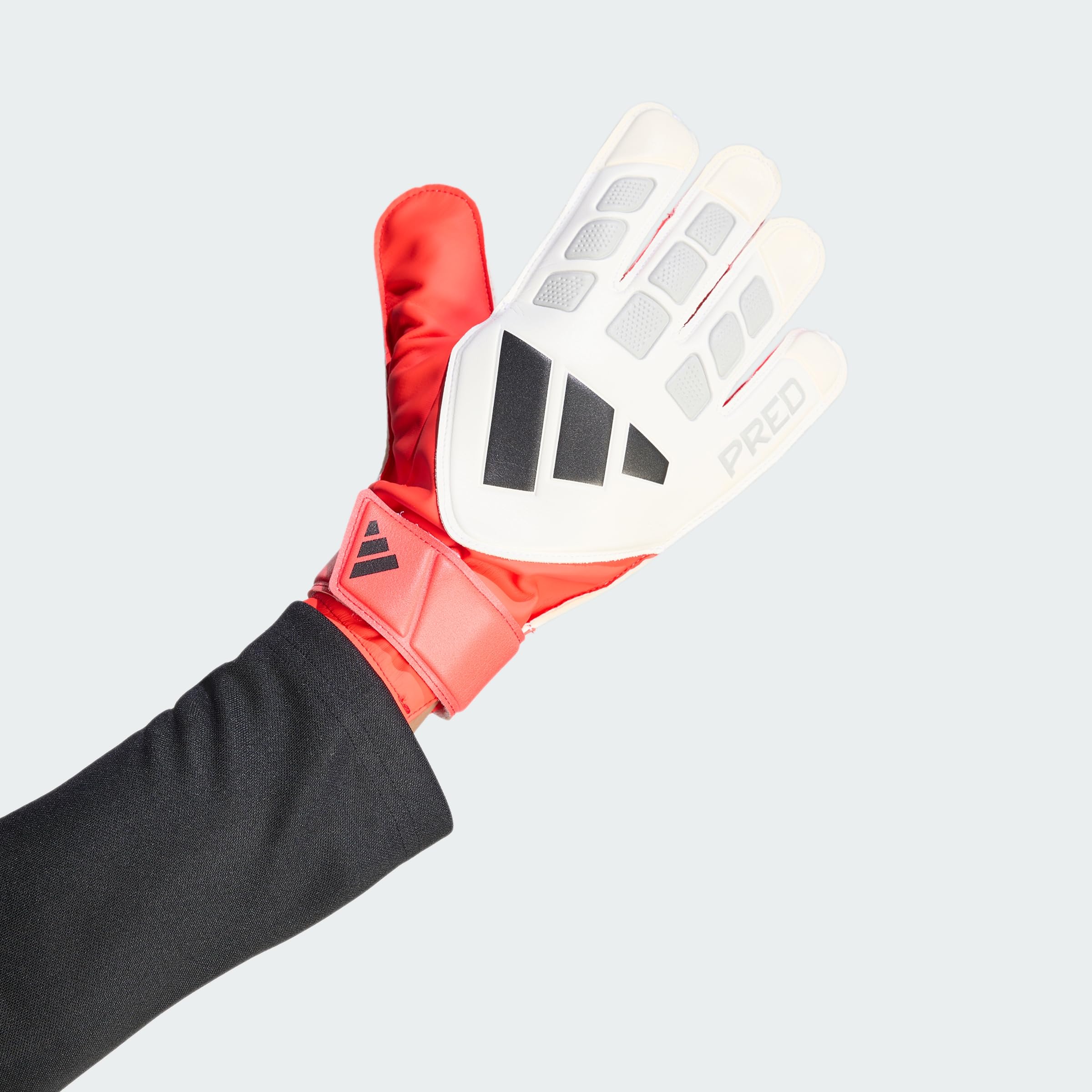Adidas Men's White Predator Training Goalkeeper Gloves  in Size 9, Sports Direct
