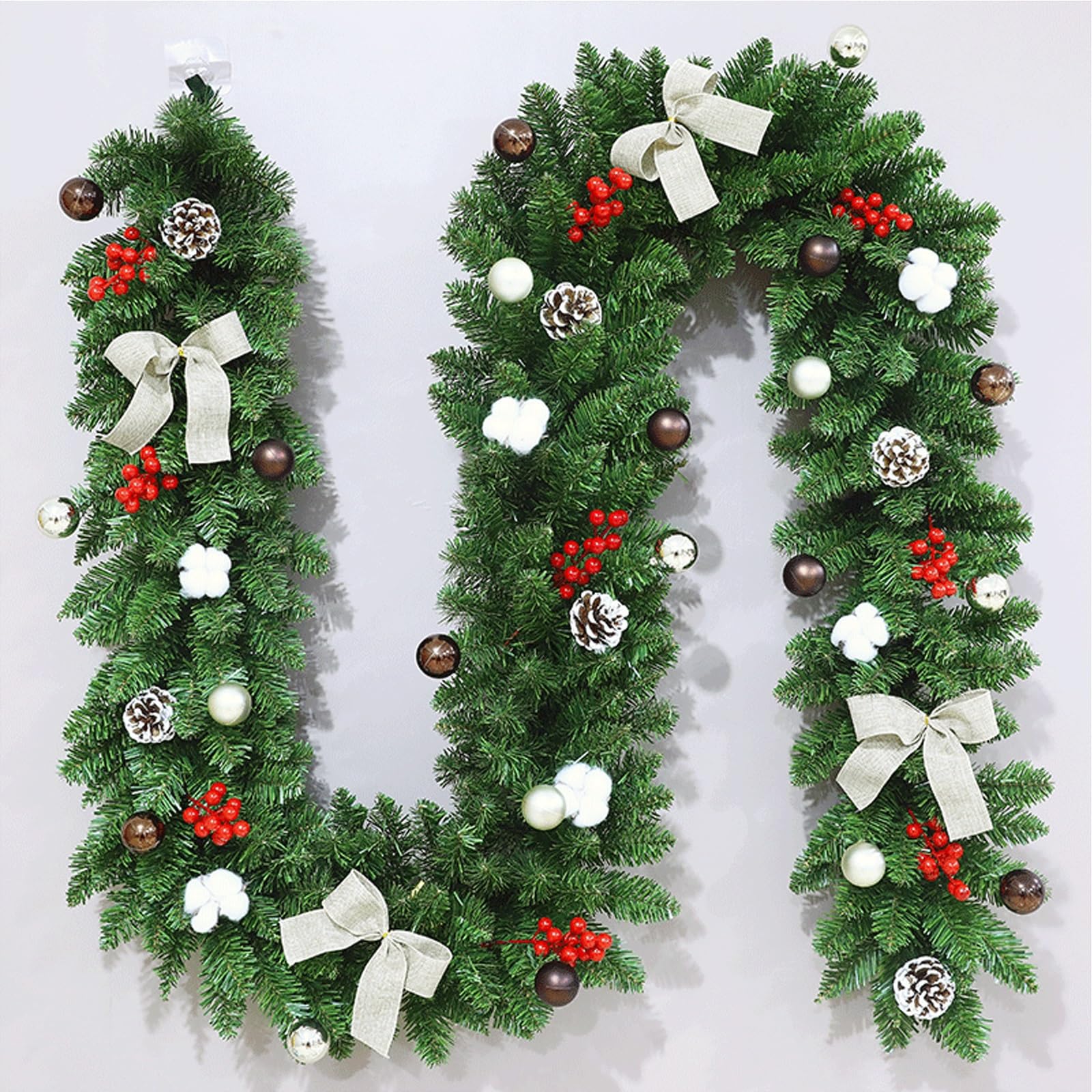 Guirnalda, Guirnalda preiluminada de 9 pies con Cadena Luces LED, piñas, Bayas, Bolas, Cinta, algodón y Decoraciones navideñas en la repisa