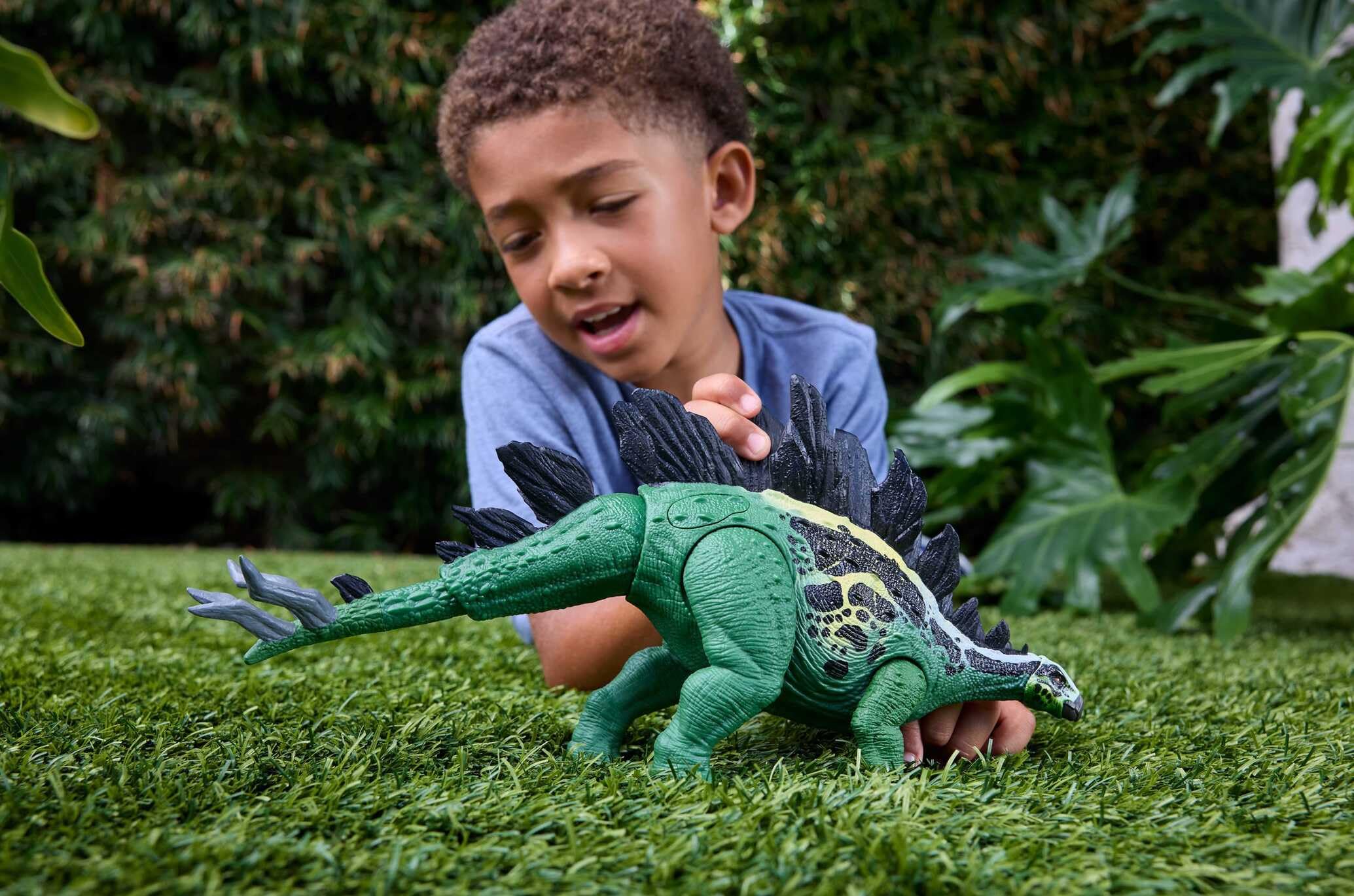 Mattel Jurassic World Grandes embestidas Estegosaurio Grande Juguete de Figura de Dinosaurio con 2 Funciones de Ataque y evolución, Juego Digital, JKL85