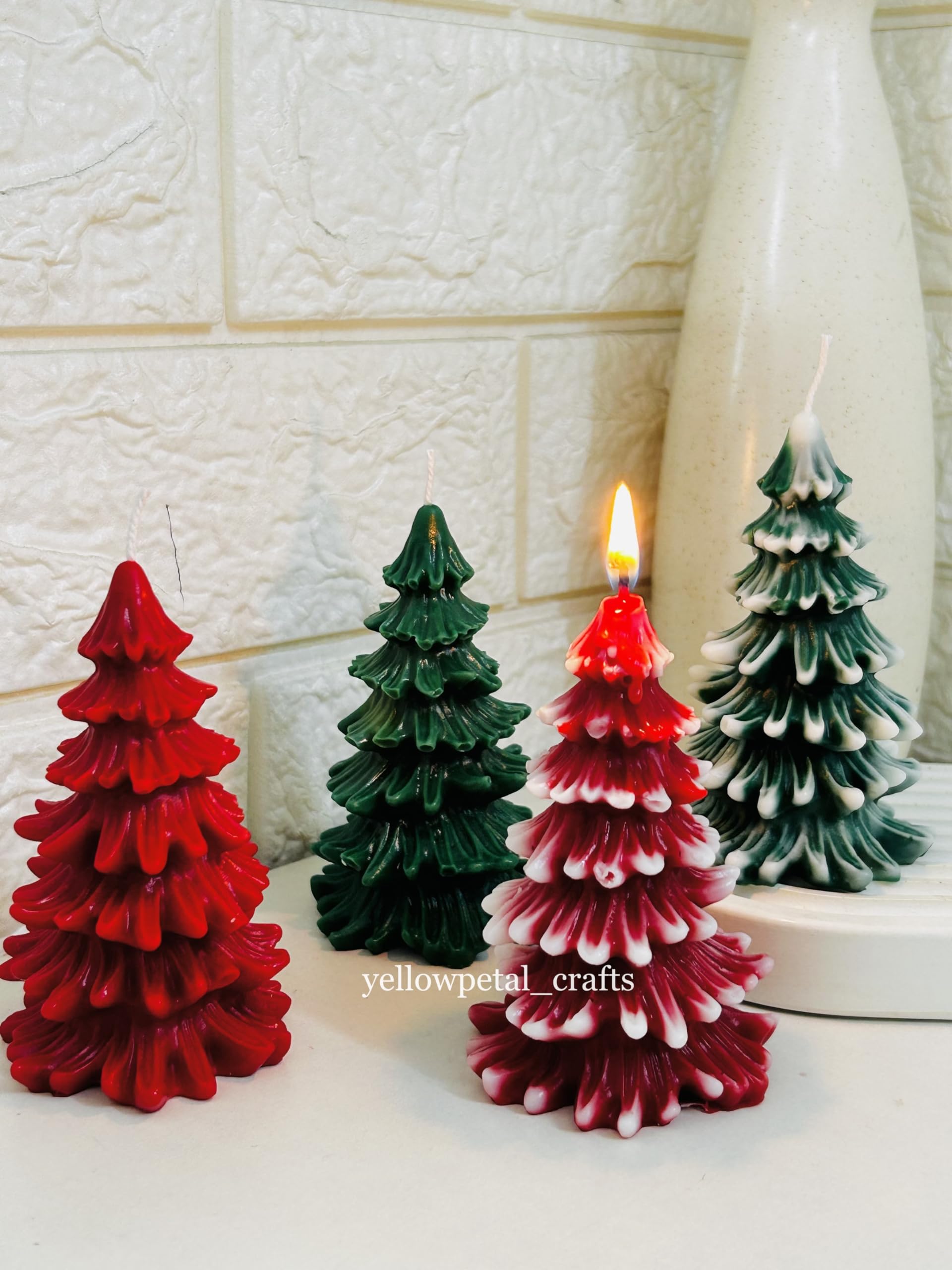 Red Christmas Candles - Vanilla Scented Gift Set -5 Red Christmas Candles - Vanilla Scented Gift Set -5