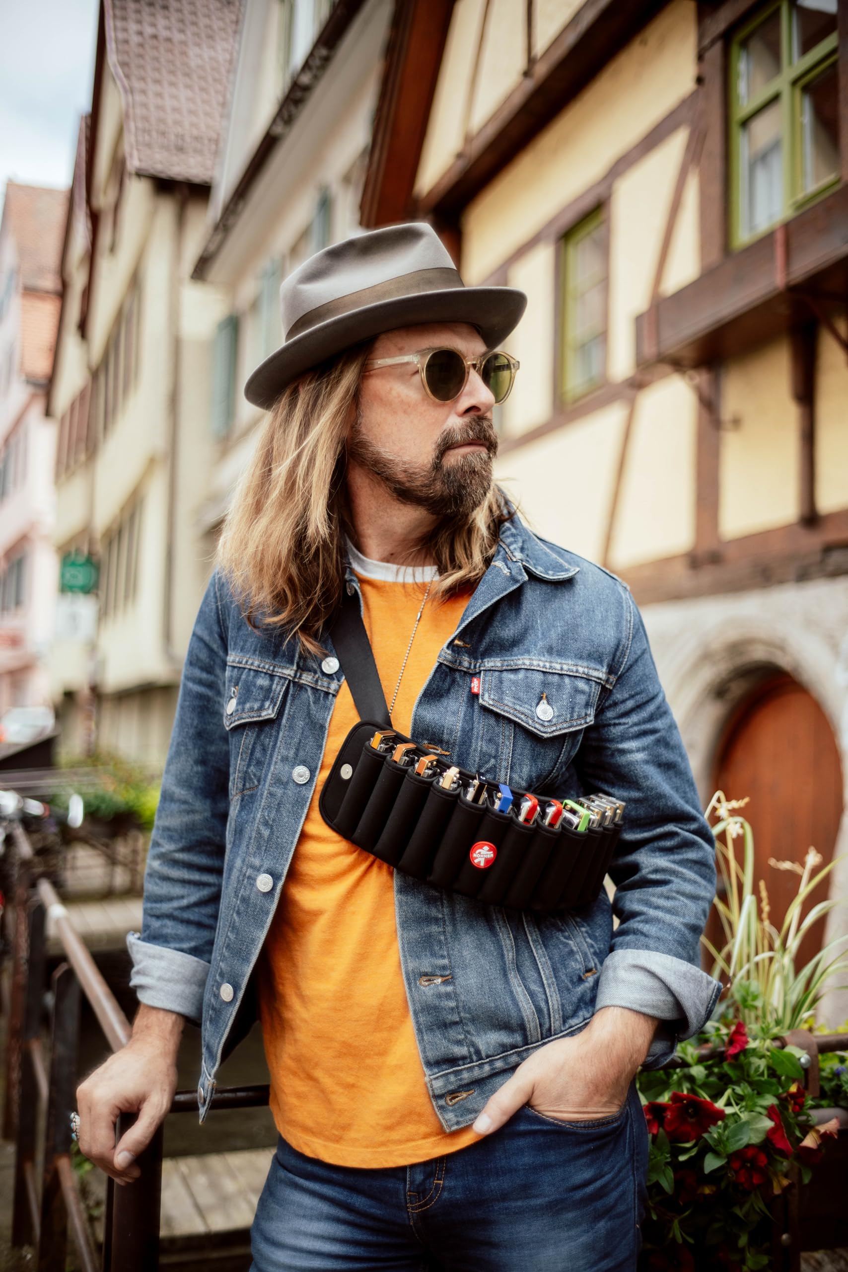 Hohner Model MZ91144 Flexbelt, Holds 12 Harmonicas