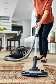 PHILIPS PowerPro Max Torbasız Elektrikli Süpürge - 900W, PowerCyclone 8, Alerji Kilidi, HEPA 13 Filtre, TriActive+ Başlık, Dijital Güç Kontrolü (FC9749/07)