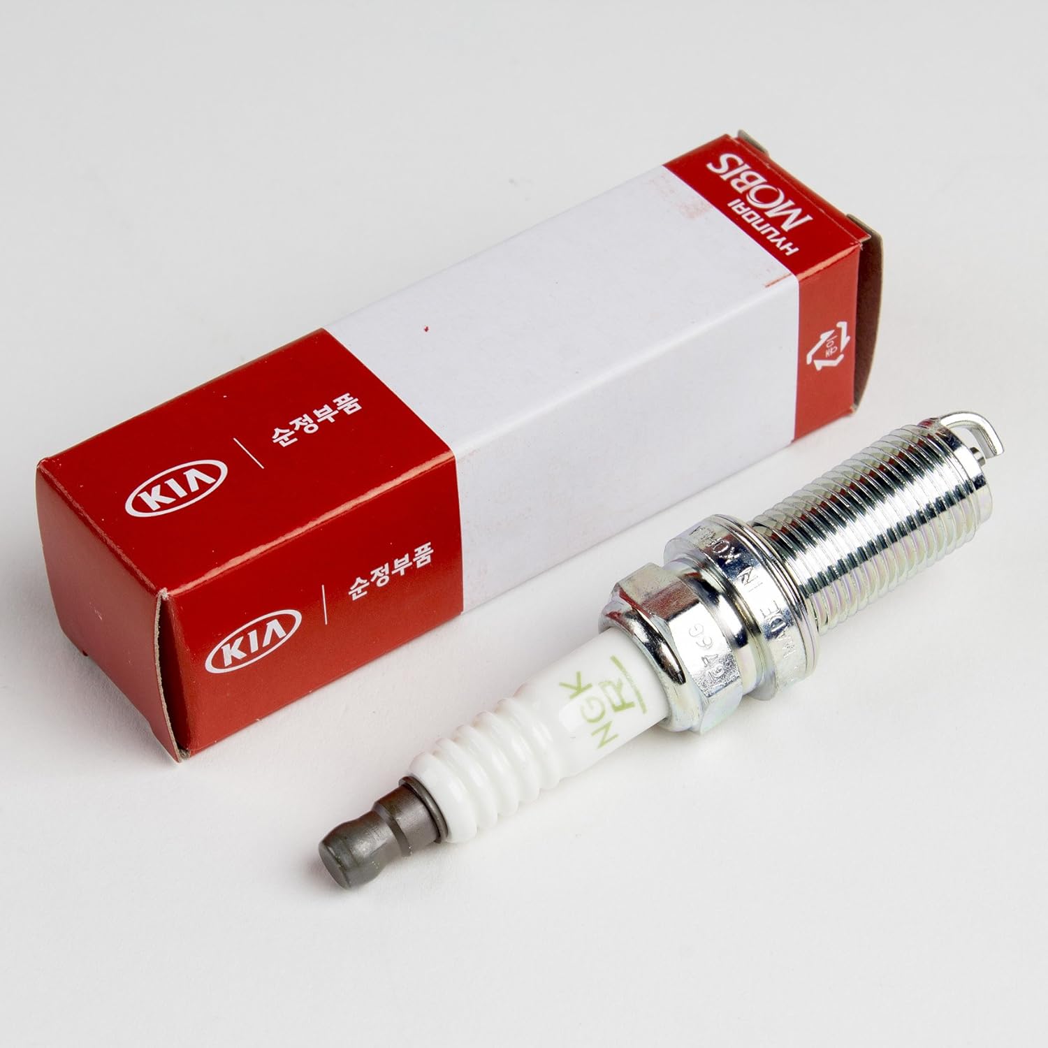 Genuine Hyundai Kia Spark Plugs QTY=4 PCS Sorento (2009-2014) 18841-11051