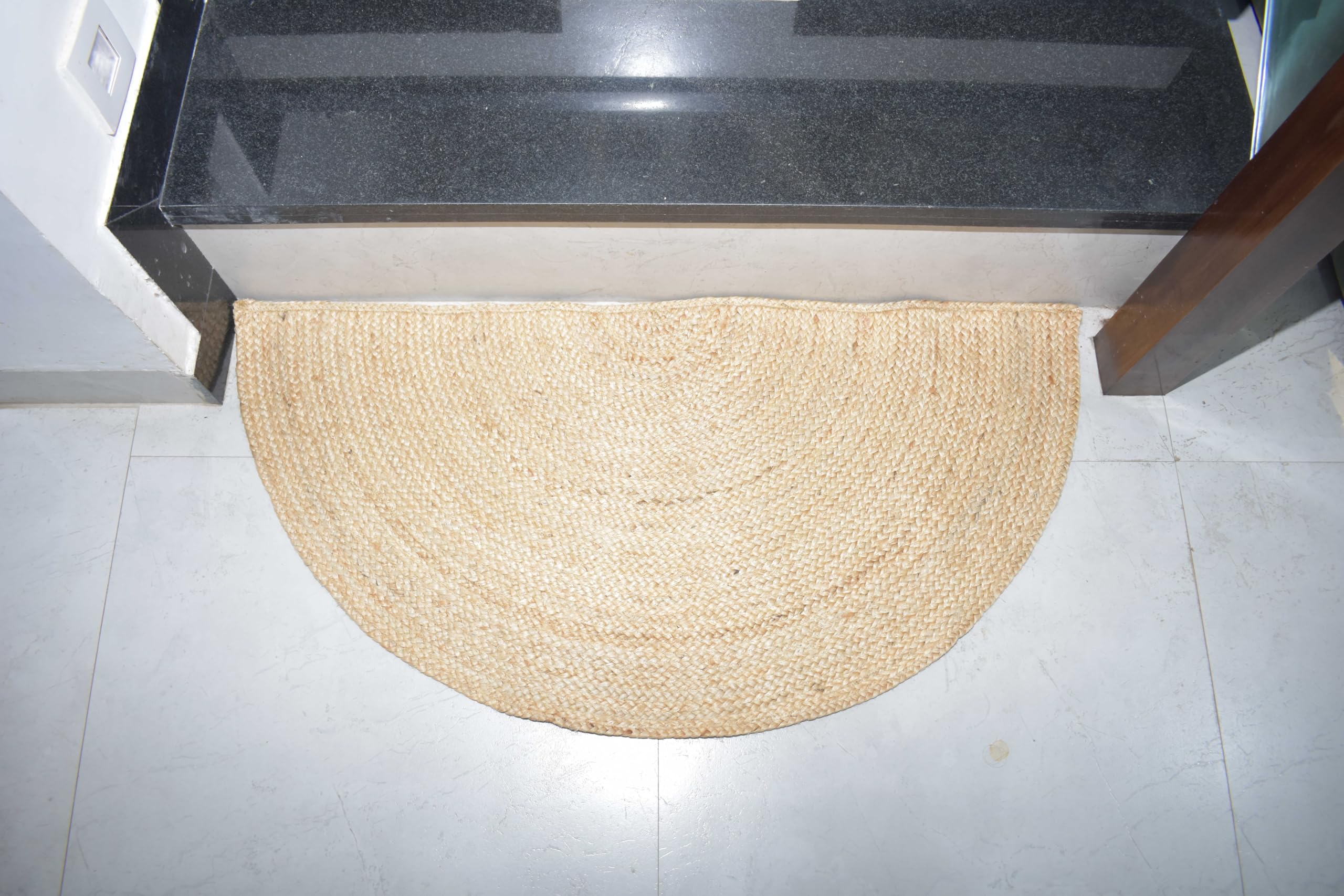 Lot de 2 Tapis en Jute tressés à la Main en Demi-Cercle d'aspect Rustique pour entrée, Salon, 45 x 90 cm