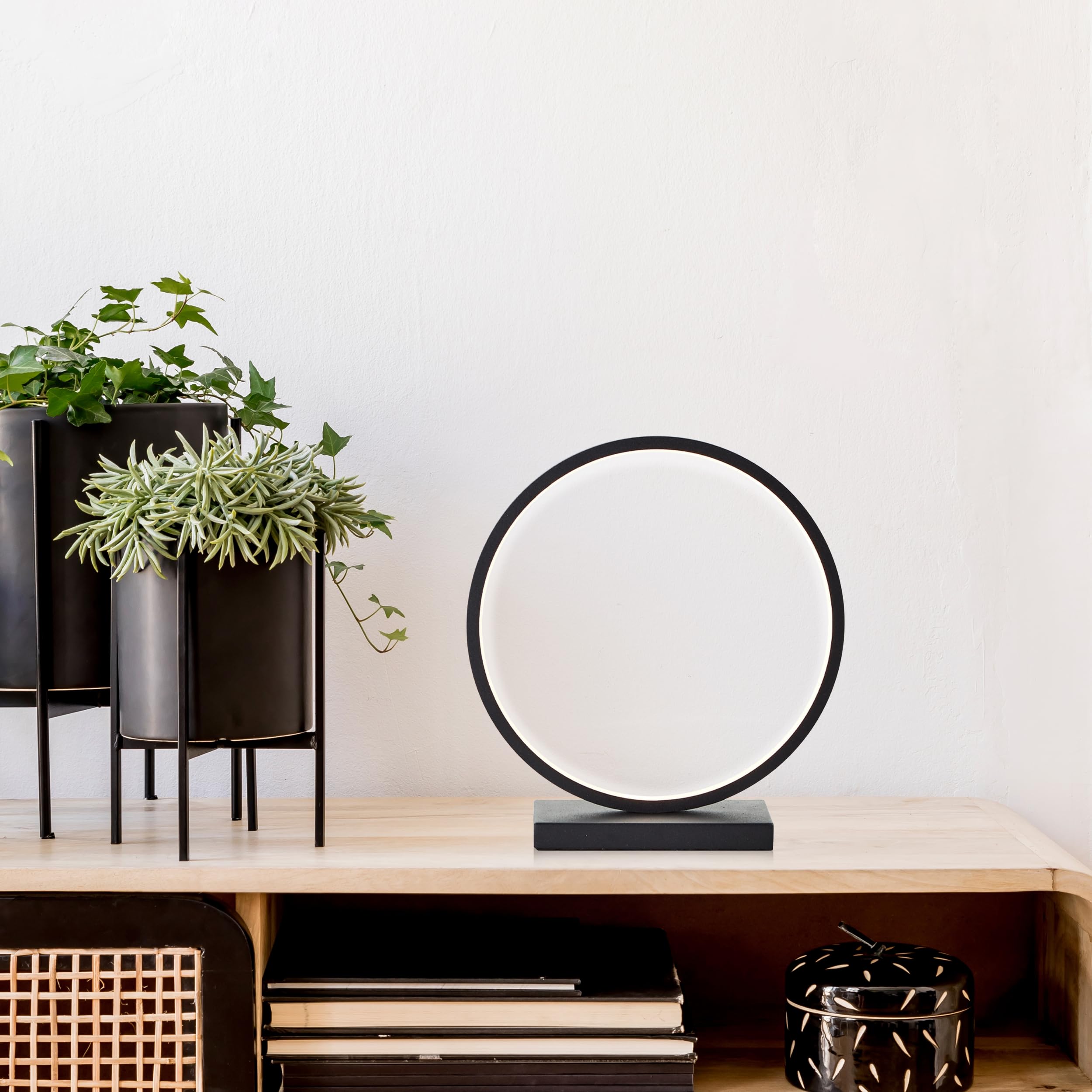 Lightbox LED Tischlampe - minimalistische Tischleuchte aus Aluminium - warmweißes Licht 3000 K - moderne Nachttischlampe mit Kabelschalter - inkl. LED