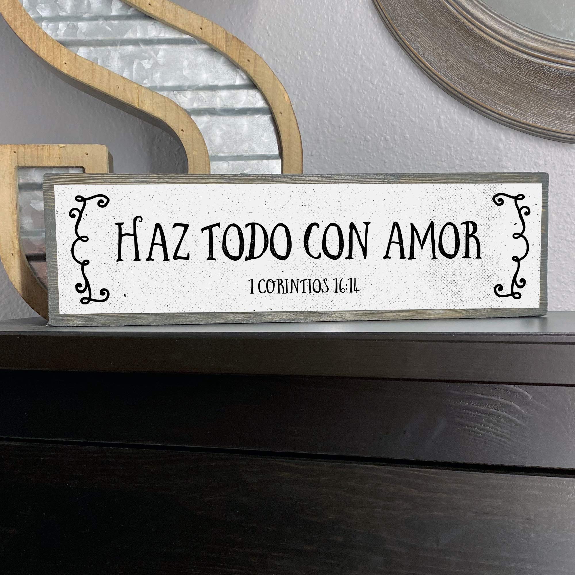 ANVEVO Haz Todo Con Amor – Verso de la Biblia Española – mensajes cristianos para decorar – Cartel de metal y madera