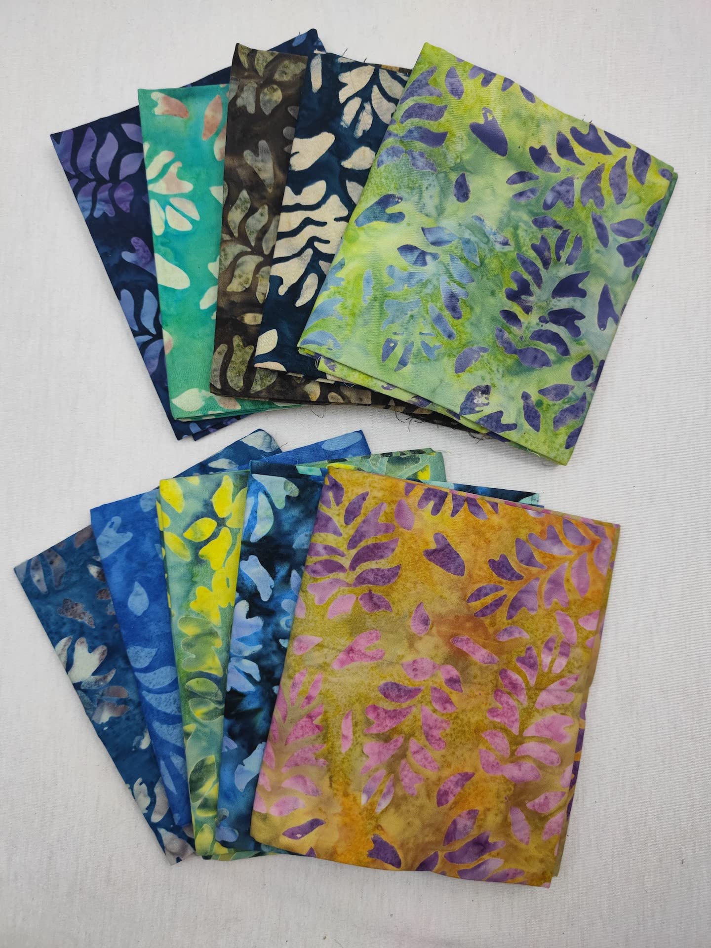 Midland Textiles Bali Batik 100% Cotton Fabric Indonesian 10pcs 50cm x 50cm Hand Dyed Fat Quarter Bundle Pack Sewing Quilting Crafting Patchwork (Pack W)