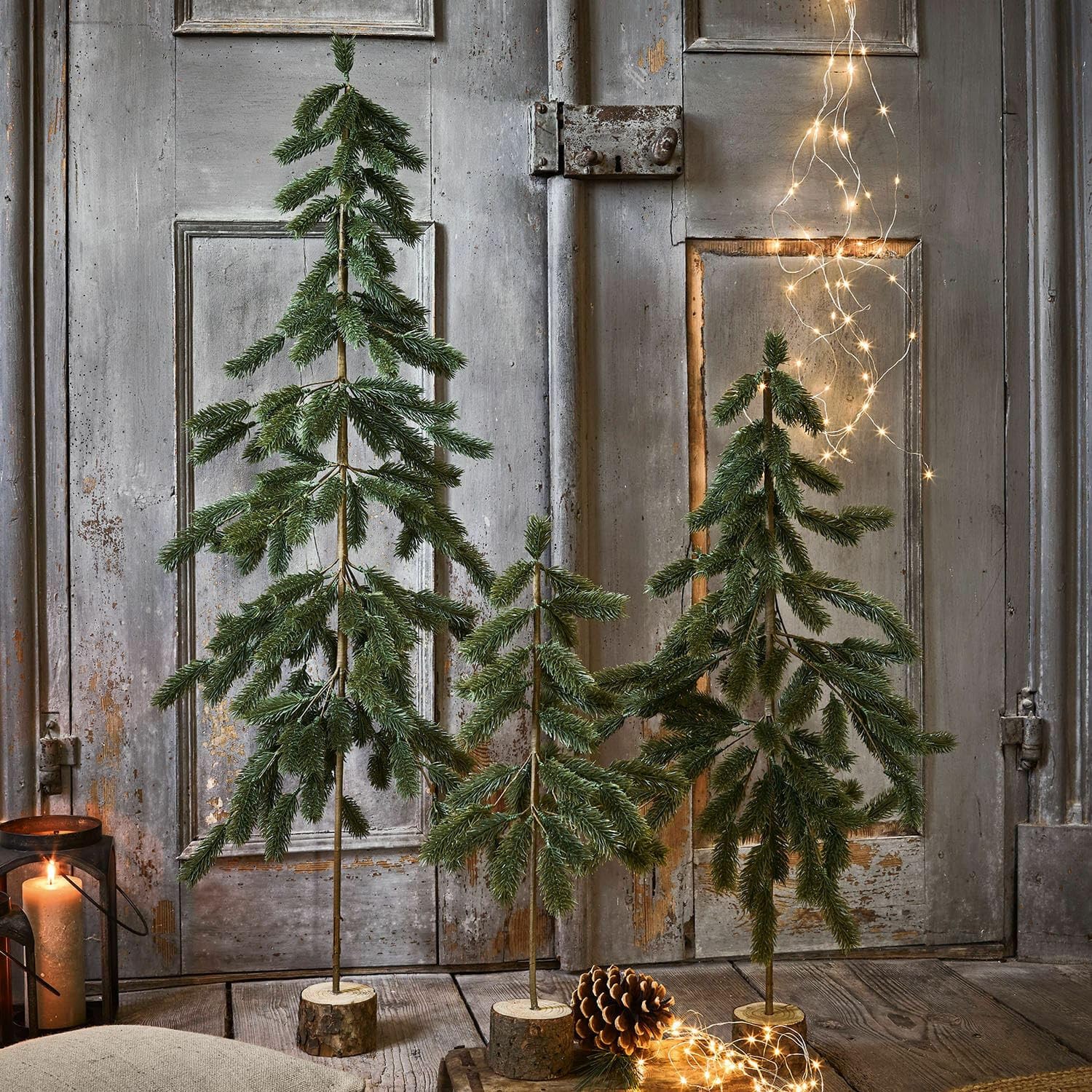 Loberon Weihnachtsbaum 3er Set Lorin, Verschiedene Größen, Kunstnadel-Baum, Deko-Tanne, Weihnachtsdeko, Weihnachten, Kiefernholz, Eisen, Kunststoff, grün