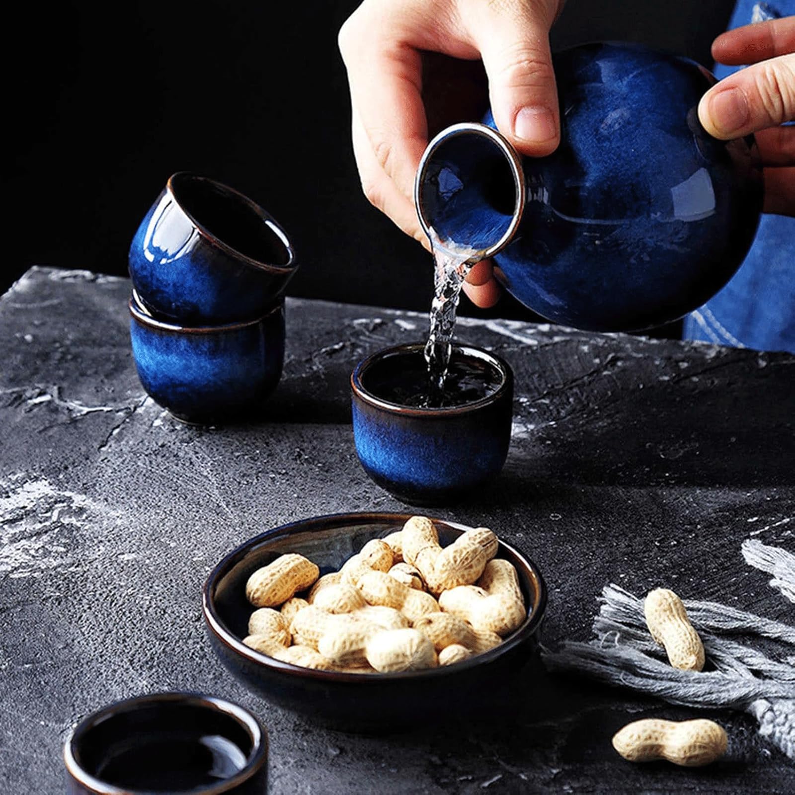 Japanisches marineblaues Steingut-Sakeglas-Set – Elegantes Keramik-Trinkgeschirr für warmen/kalten Sake, perfekte Heimdekoration und Geschenk für Sake-Liebhaber