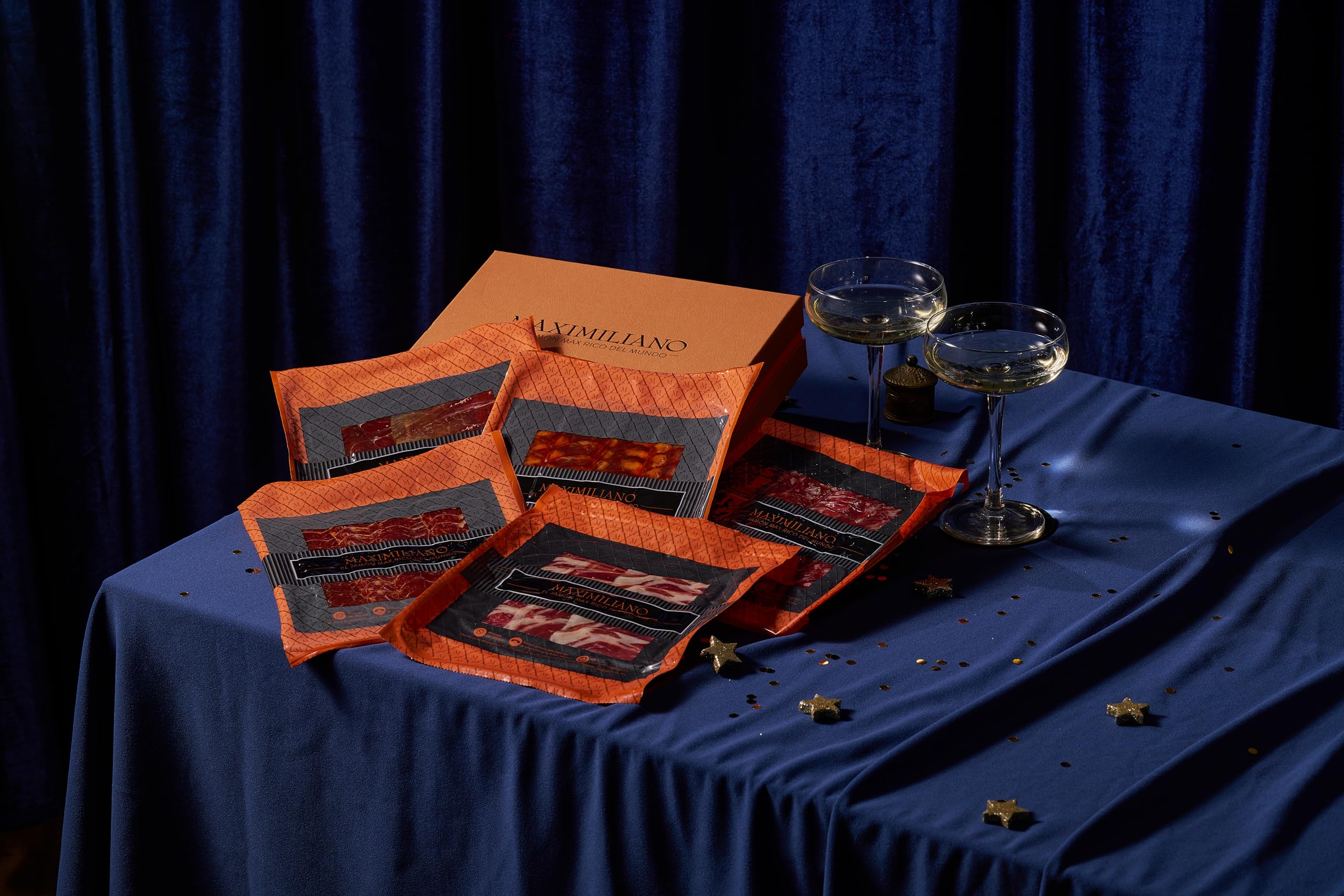 Maximiliano Jabugo - Surtido Celebración - 5 Estuches Embutidos Ibéricos Loncheados - Jamón y Paleta Triple Equis, Lomo, Chorizo y Salchichón - Curación Natural - Ideal Compartir - Incluye Caja Regalo