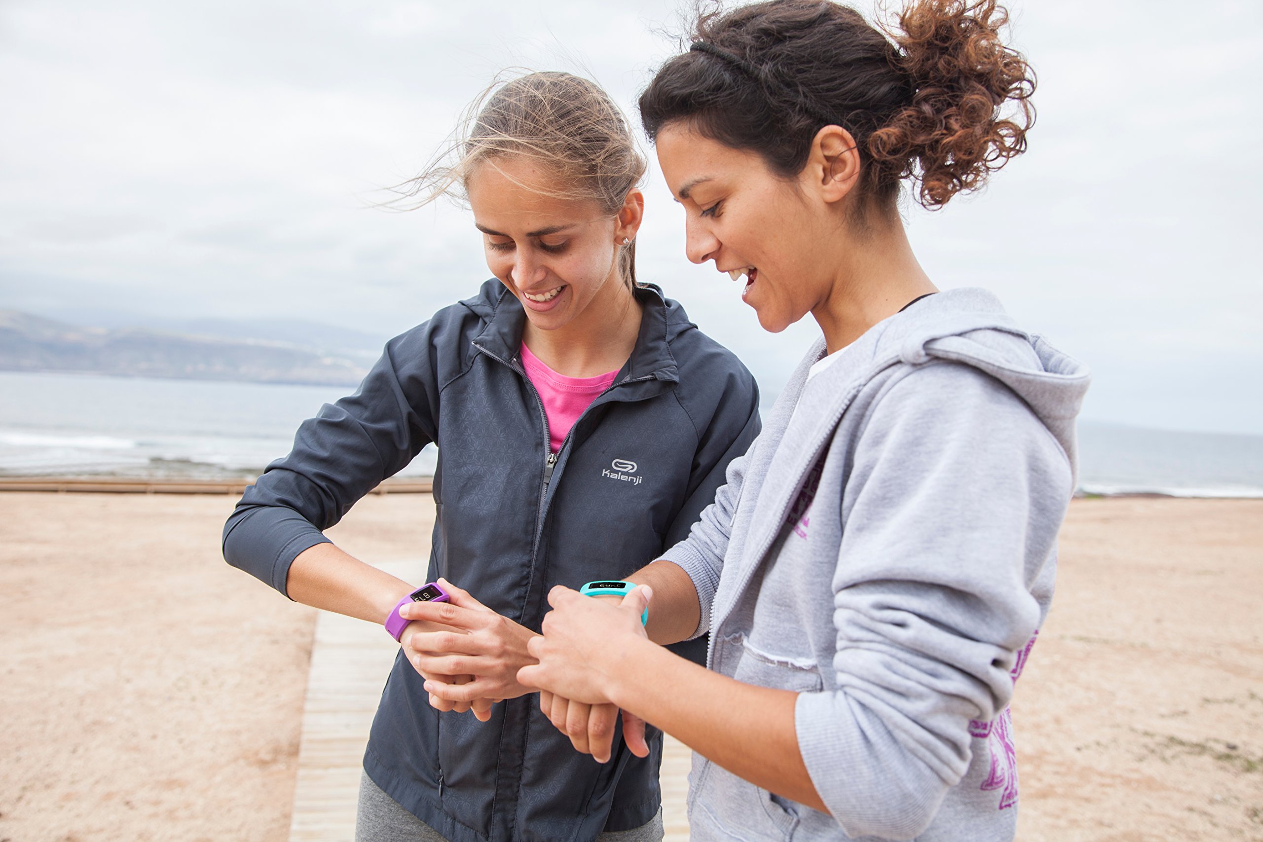Garmin Vivofit - Bracelet d'activité connecté avec écran - 1 an d'autonomie - Ceinture Cardio-fréquencemètre Inclus - Noir