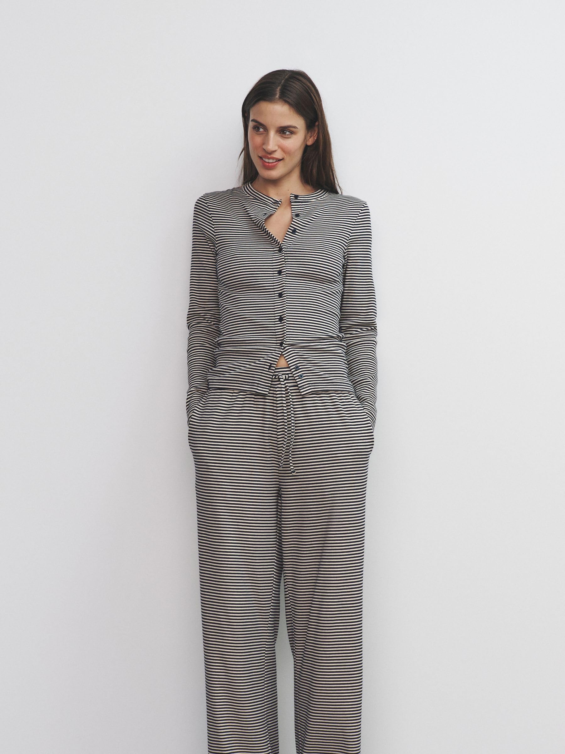 THE SET Damen Langarmshirt mit durchgehender Knopfleiste und Hose im Set