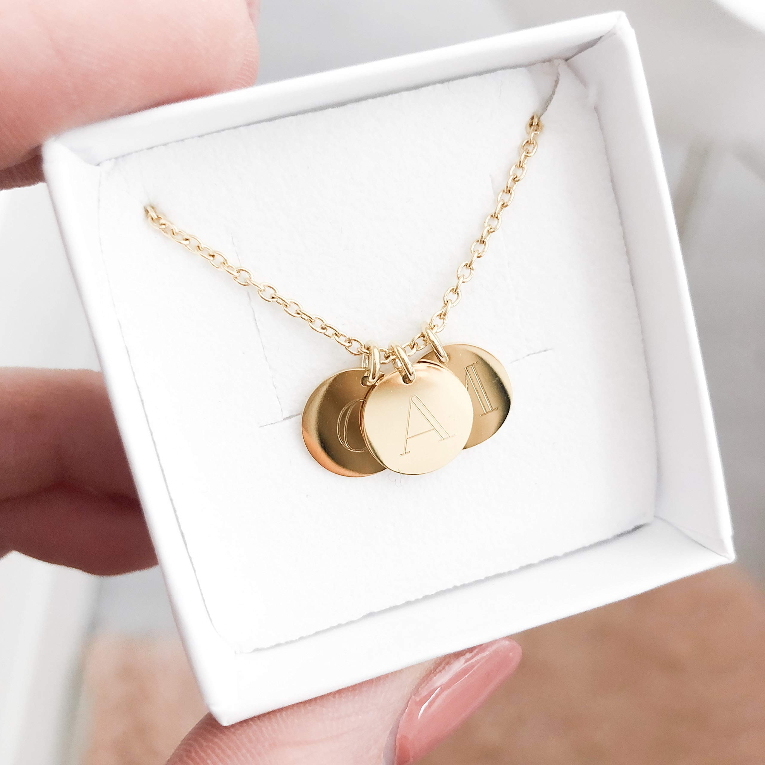 LILIAN – Personalisierte Kette mit Gravur 3x 10mm Plättchen Anhänger mit Namen | 316L Edelstahl in silber, 18K gold- oder rosévergoldet | Persönliche Geschenke Valentinstag Geburtstag Jahrestag