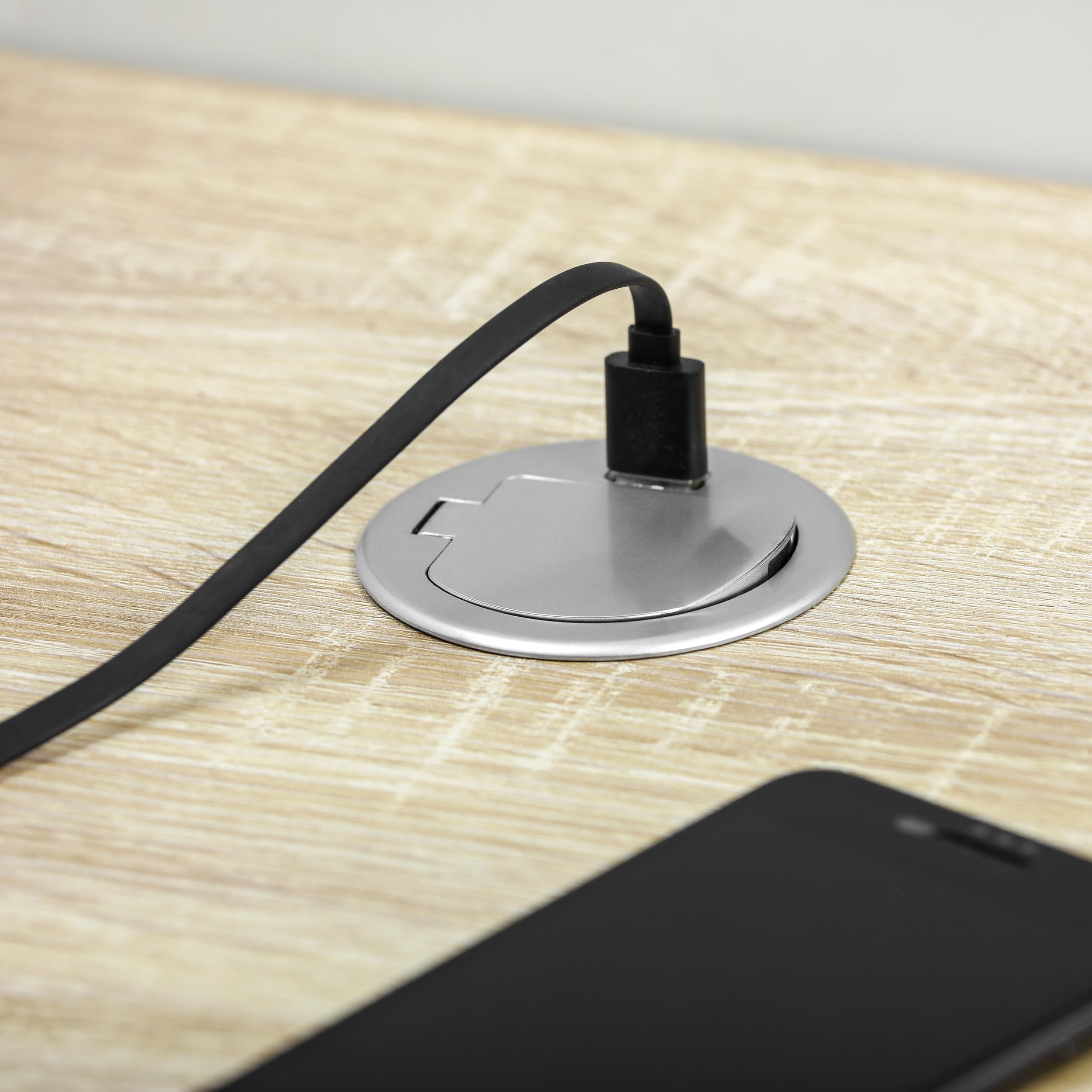 GTV - Enchufe empotrable para muebles CHARGER MINI 60 mm con enchufe francés con contacto de protección + USB 2,4 A, plateado – toma empotrada de mesa, estación de carga para cocina