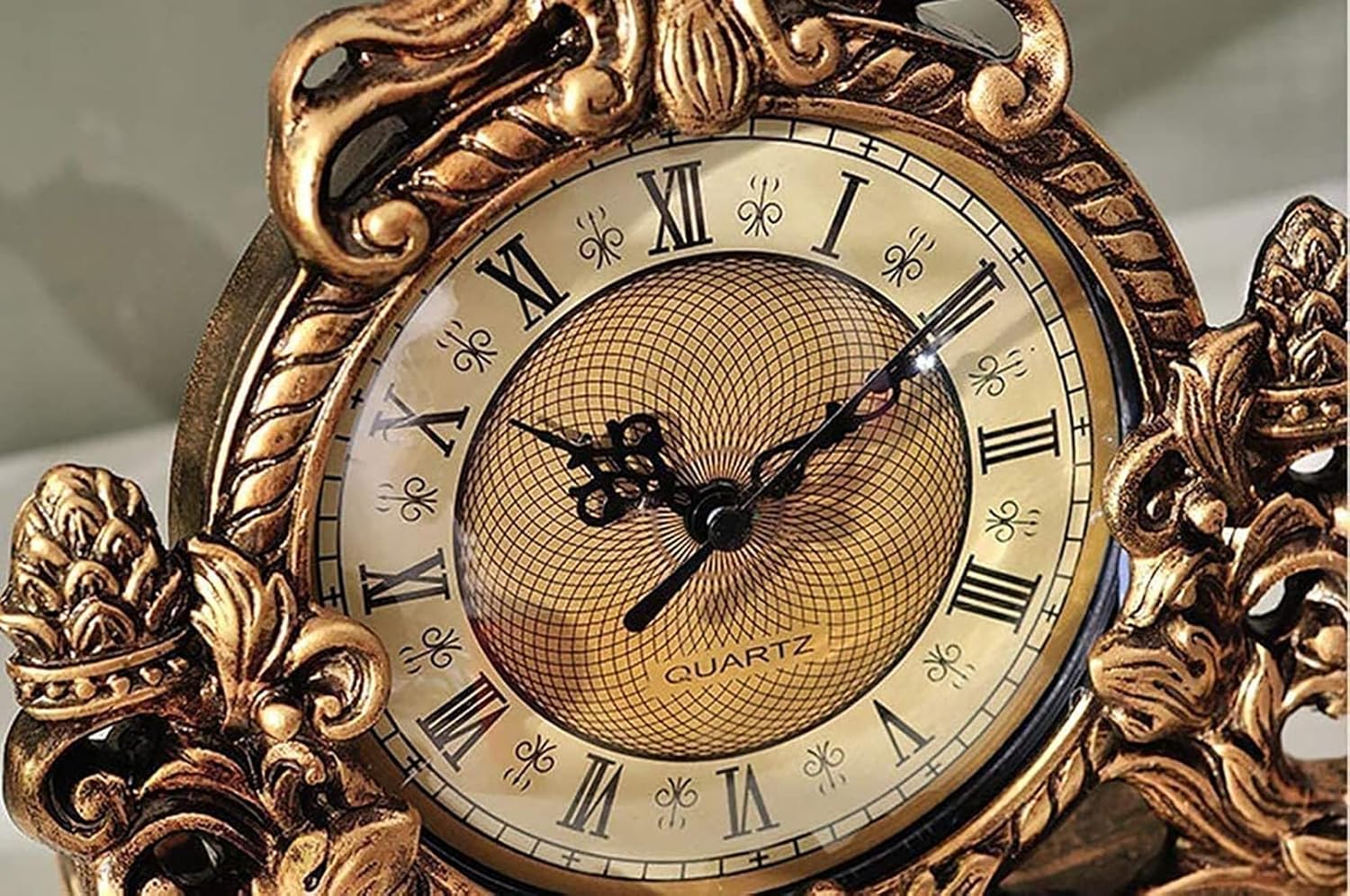 Mantel Clocks, European Retro Table Clock Creative Living Room Resin Desk Clock Ornament Bedroom Study Mute Clock Decorative Crafts