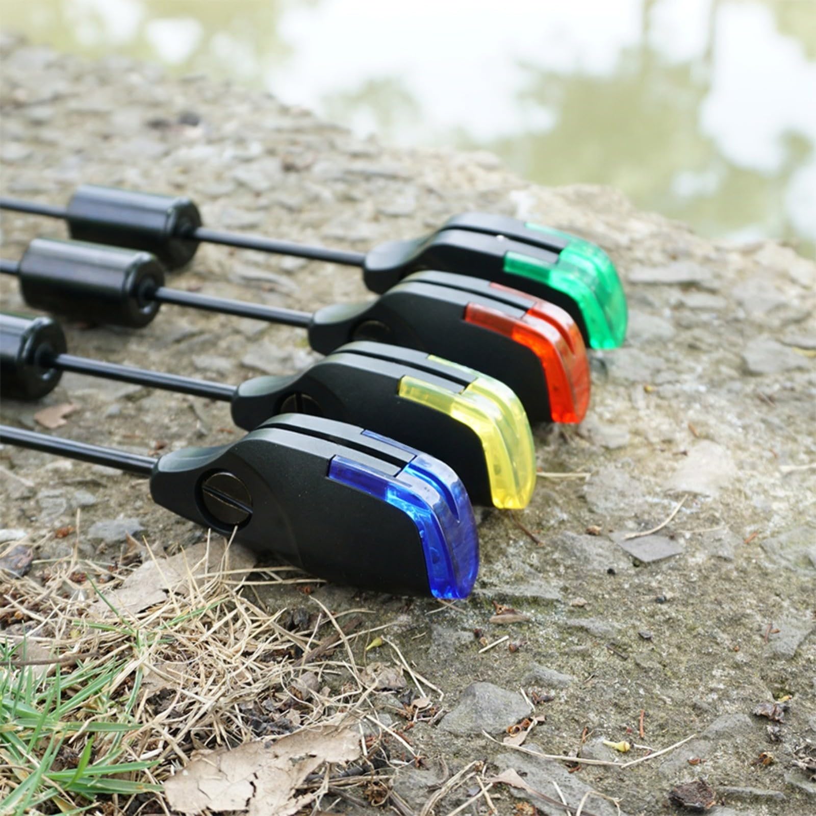 Lot de 4 détecteurs de touche pour pêche à la carpe avec indicateurs lumineux LED, tête en plastique en acier inoxydable, siège de base amovible pour la pêche de nuit