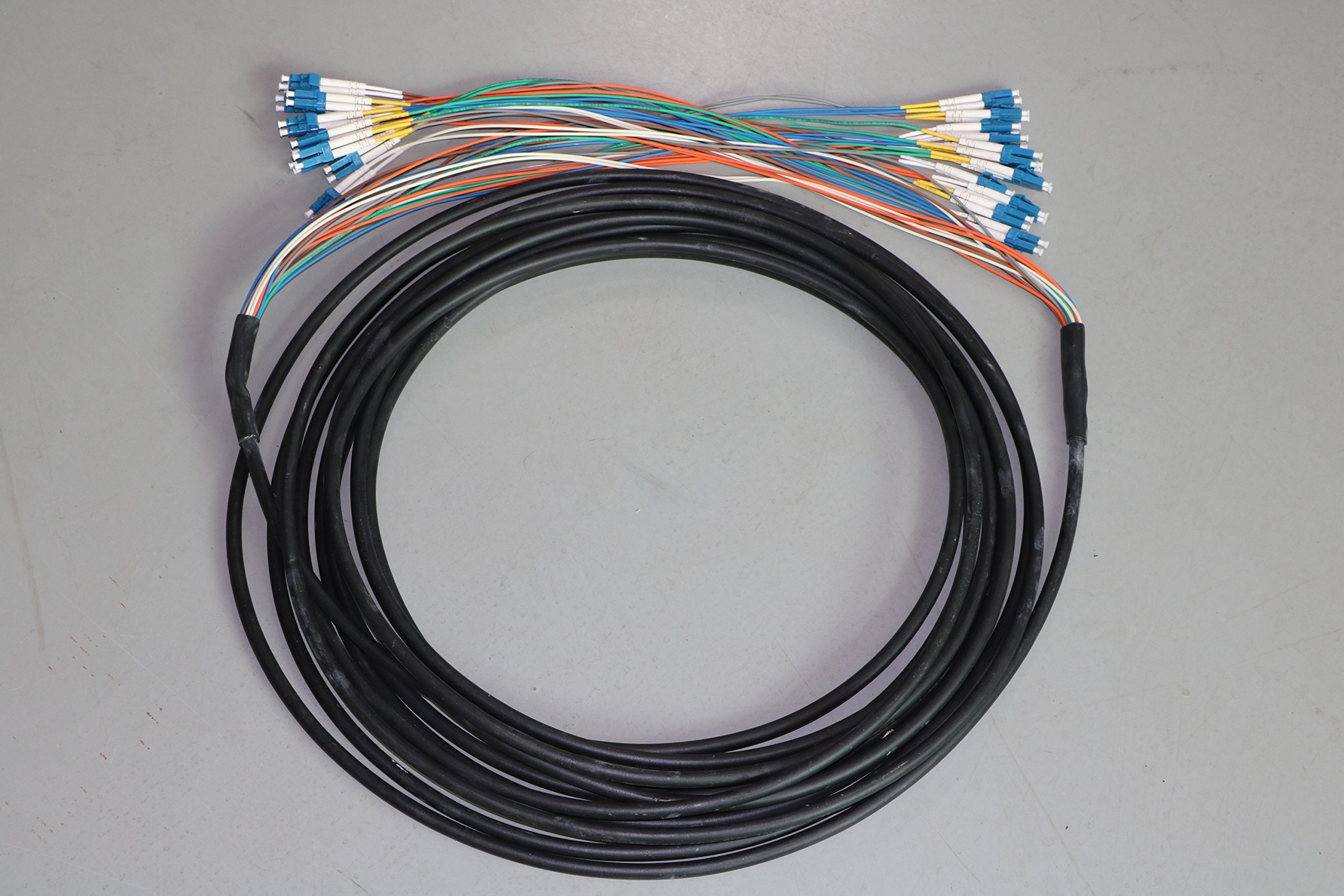 Câble de raccordement extérieur à fibre optique 8/12/24 conducteurs LC LC/APC SC SC/APC monomode 9/125 (30 m, 24 cores, SC/APC-SC/APC), Jarretiere Optique, Cordon Optique