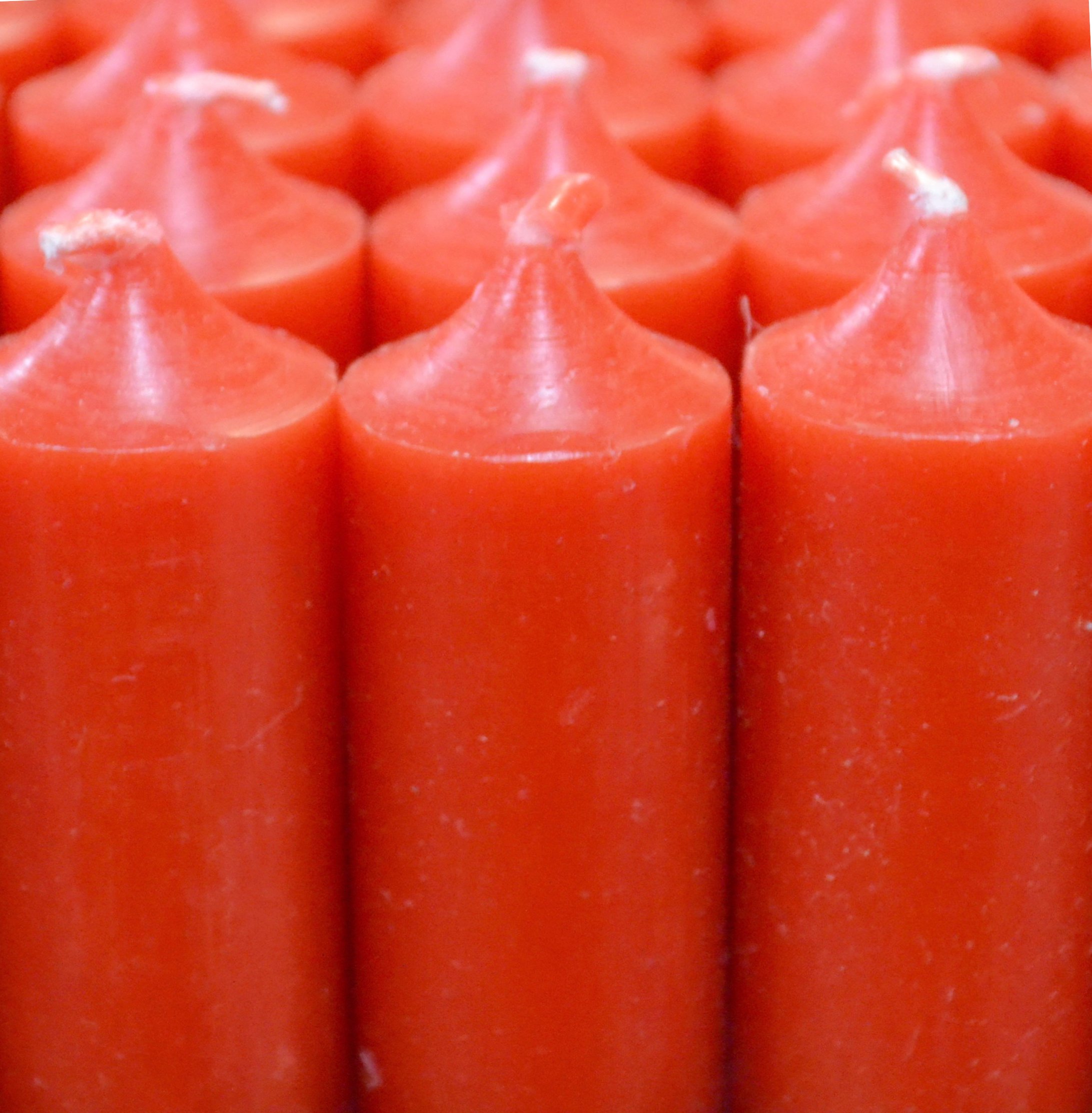 7" Coloured through dinner candles, 8 hrs burn time, non-drip, Pack of 10 - Red
