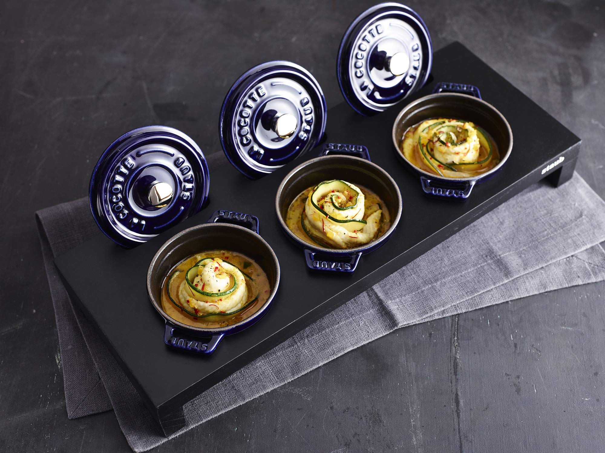 STAUB ミニココット　3個＋スタンドセット Amazon｜staub ストウブ 「 ミニ ココット用 スタンド 」 【日本正規