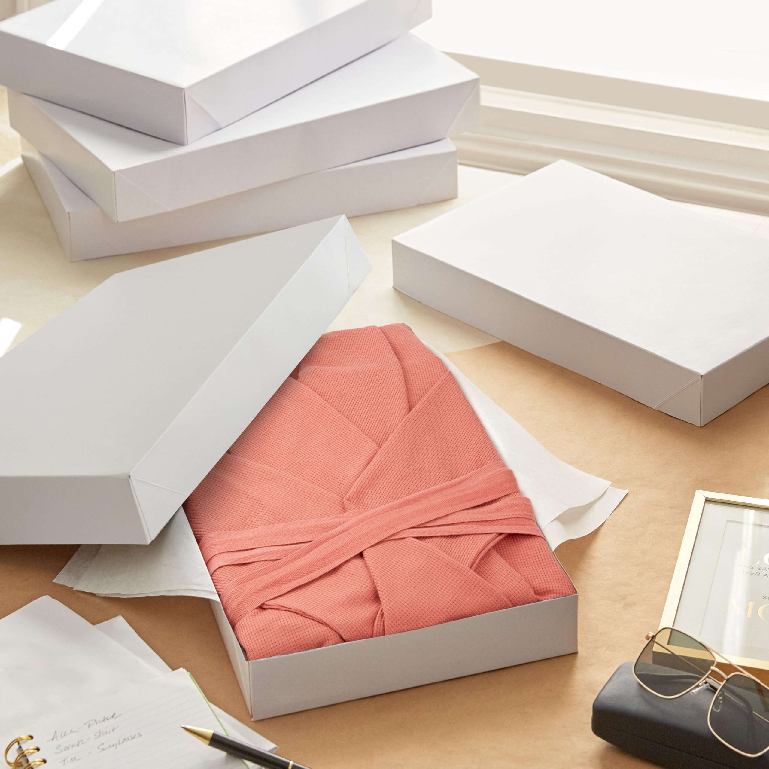 Hallmark 40,6 cm große Geschenkboxen mit Deckel (12 weiße Robe Boxen) für Weihnachten, Geburtstage, Feiertage