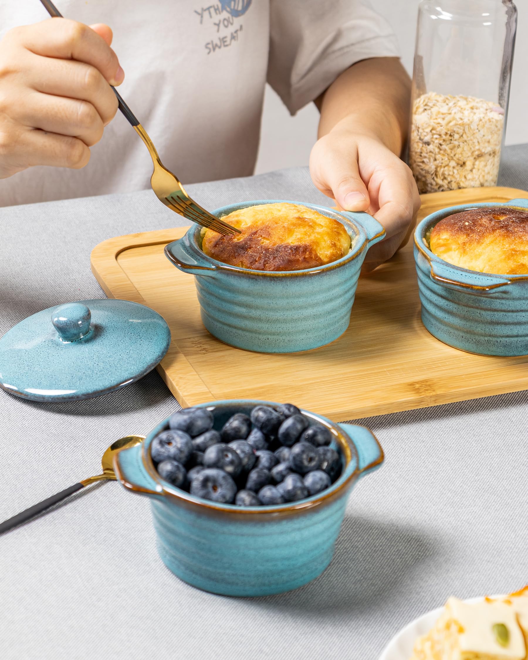 Mini Cocotte, Stoneware Ramekins, 4-delige Soufflévormen Met Deksel Kleine Ovenschaal Stoneware Met Handvatten Voor Bakken Souffle Binnendiameter 11 Cm 420 Ml