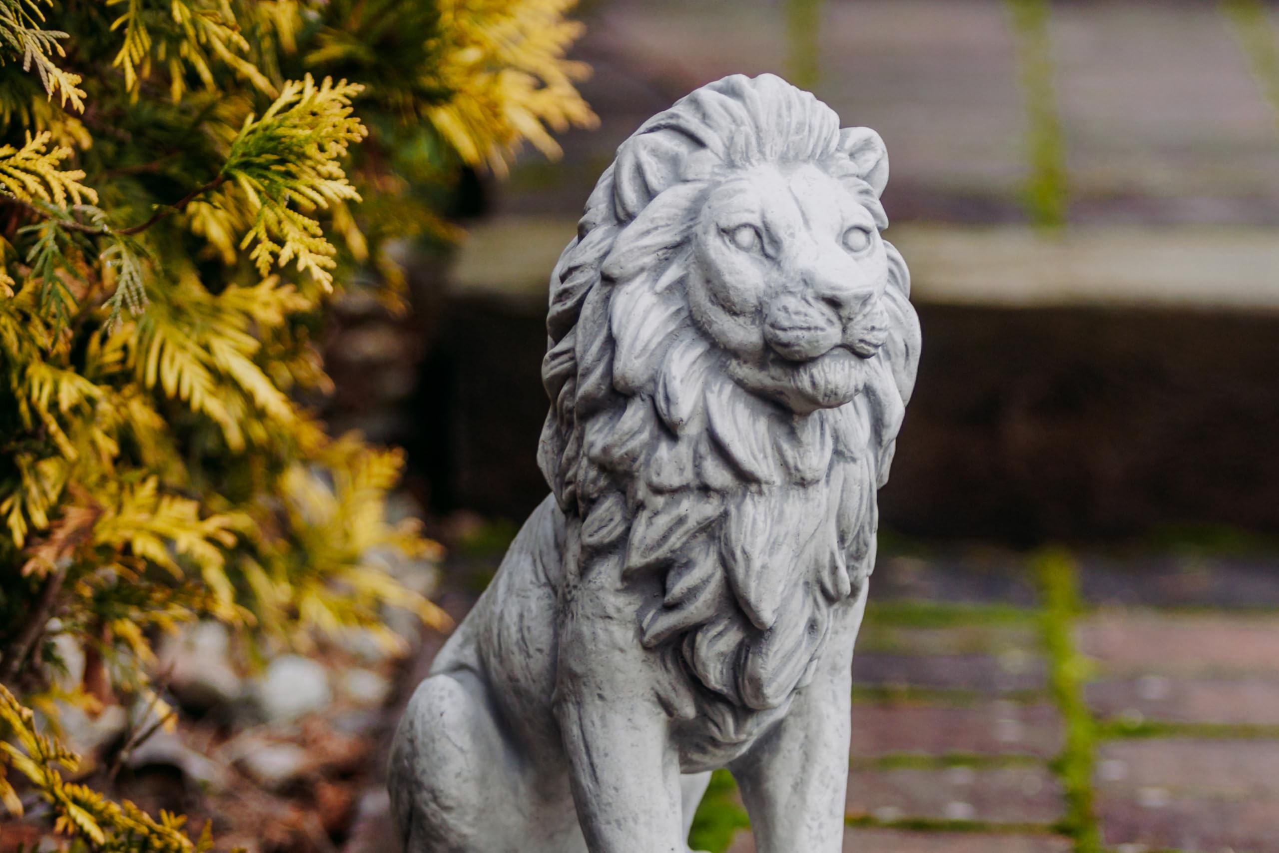 gartendekoparadies.de Löwe Torwächter Steinfigur, H. 34 cm, 25 x 14 cm, 10 kg, Grau, Frostsicher aus Steinguss für Außenbereich (Gerade)