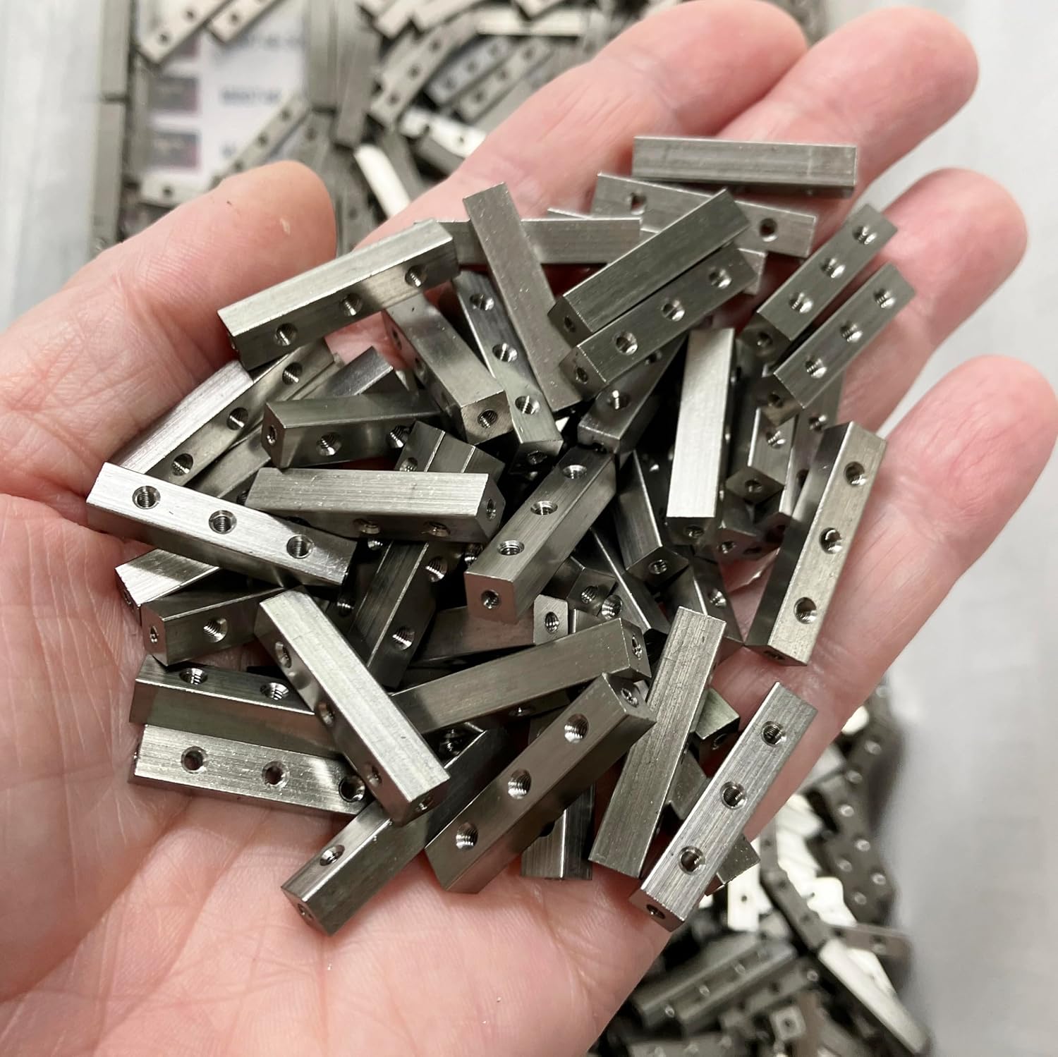M00746-50 50pc Chest Bar 5 Hole Connectors M2 Threaded 25mm for Ball Socket Stop Motion Puppet Armature Humanly Posable Parts HPA QC1