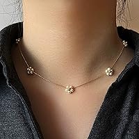 Vista 4 de Tewiky Collares de perlas para mujer, collar de oro delicado chapado en oro de 14 quilates, collar de perlas simples para mujer, collar de oro lindo