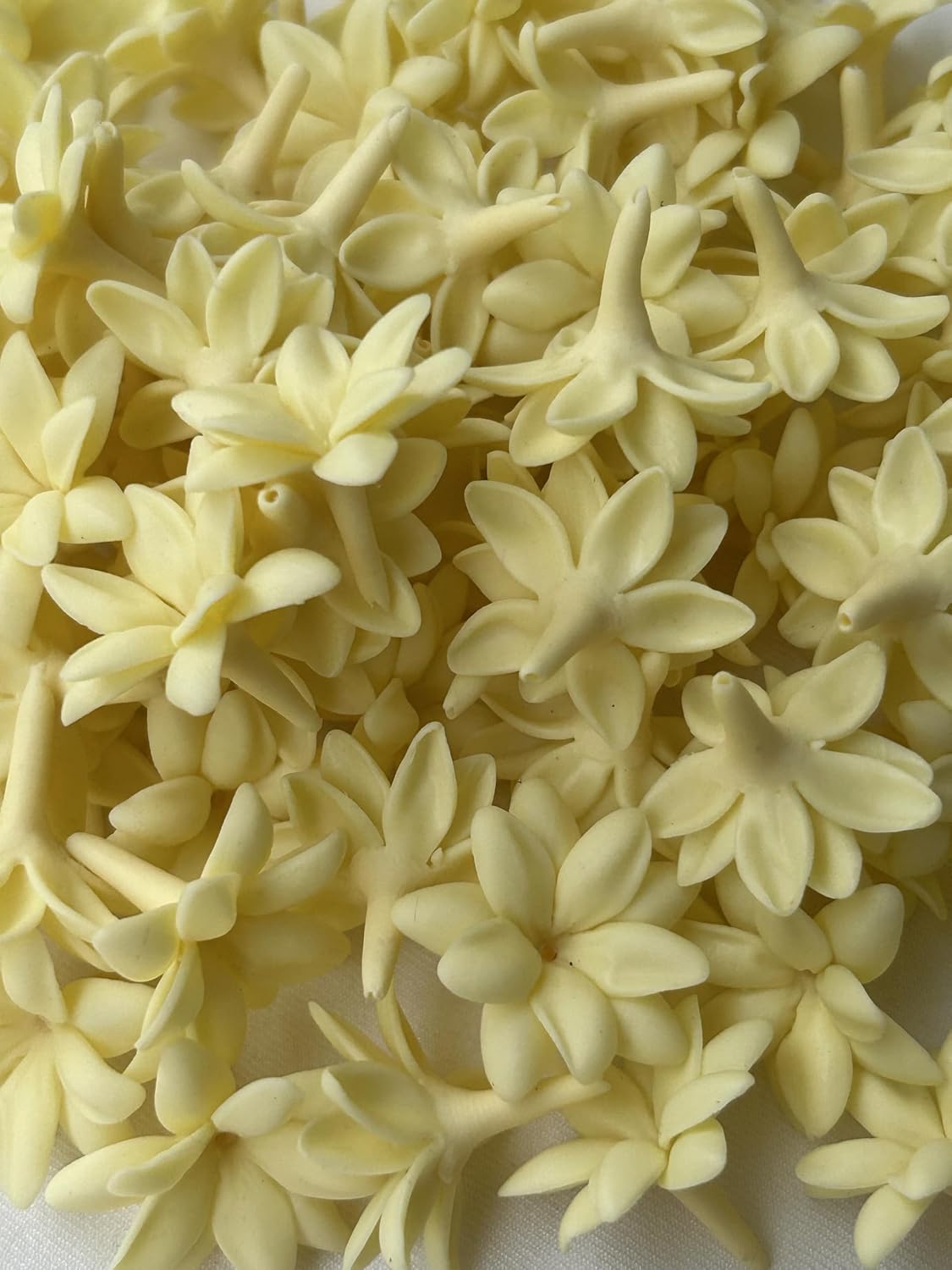 100 PCS Mini Jasmine Pikake Flower Clay Beads for Jewelry Making DIY Craft Supplies (Light Yellow)