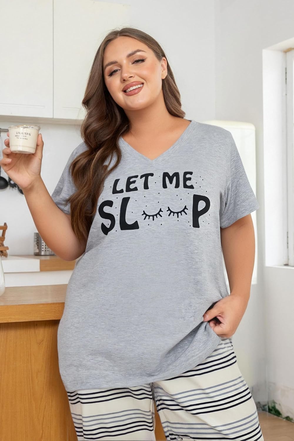 NANYUAYA Plus Size Women’s Pajama Sets, Soft Loungewear V Neck Short Sleeve Carpri Pant with Pockets Sleepwear PJs 1X-5X - Image 2