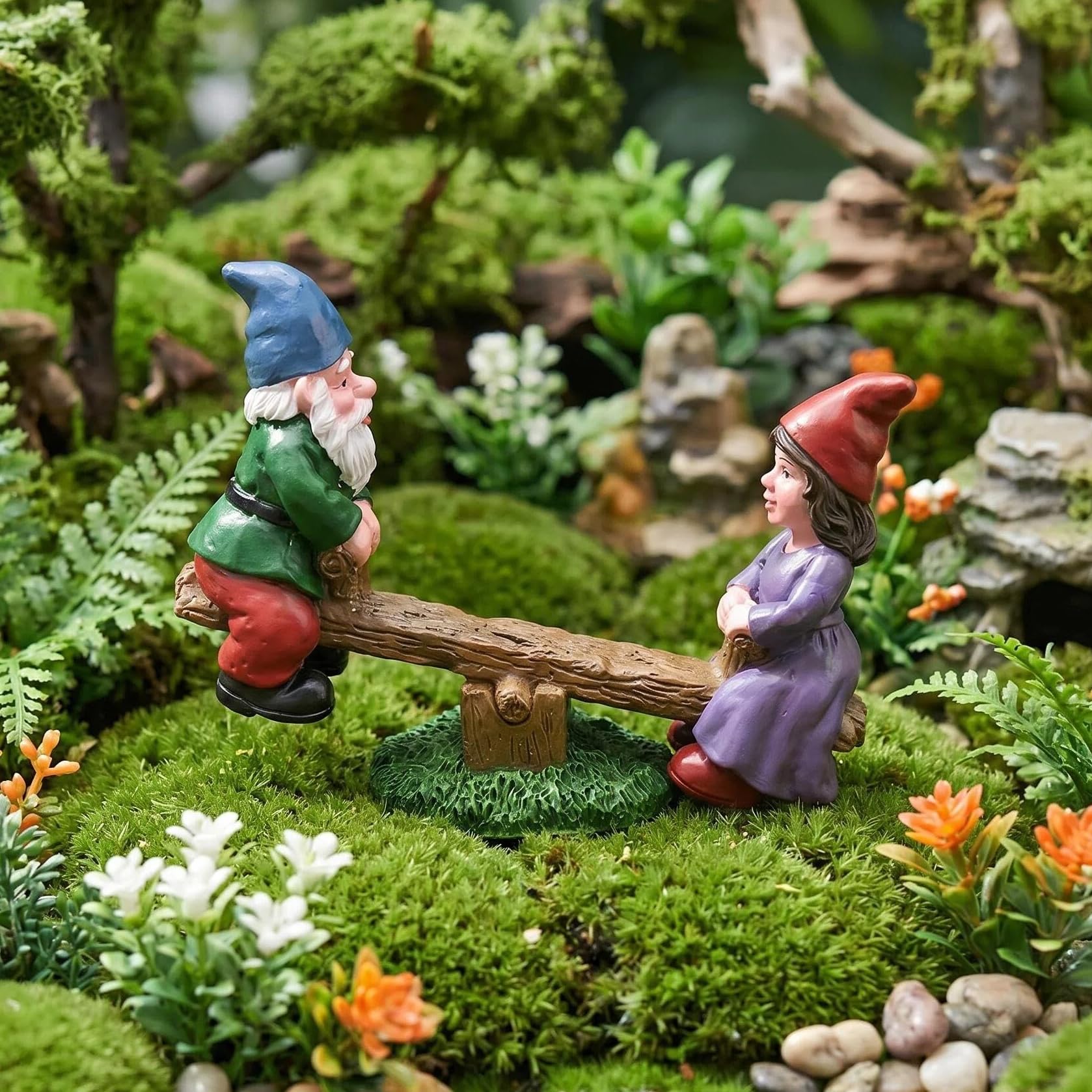 Garden Figurine Miniature Garden Gnomes Seesaw Statue, Hand Painted Resin Garden Ornament Weather Resistant, Fairy Garden Succulent Terrarium Patio Decor Gift
