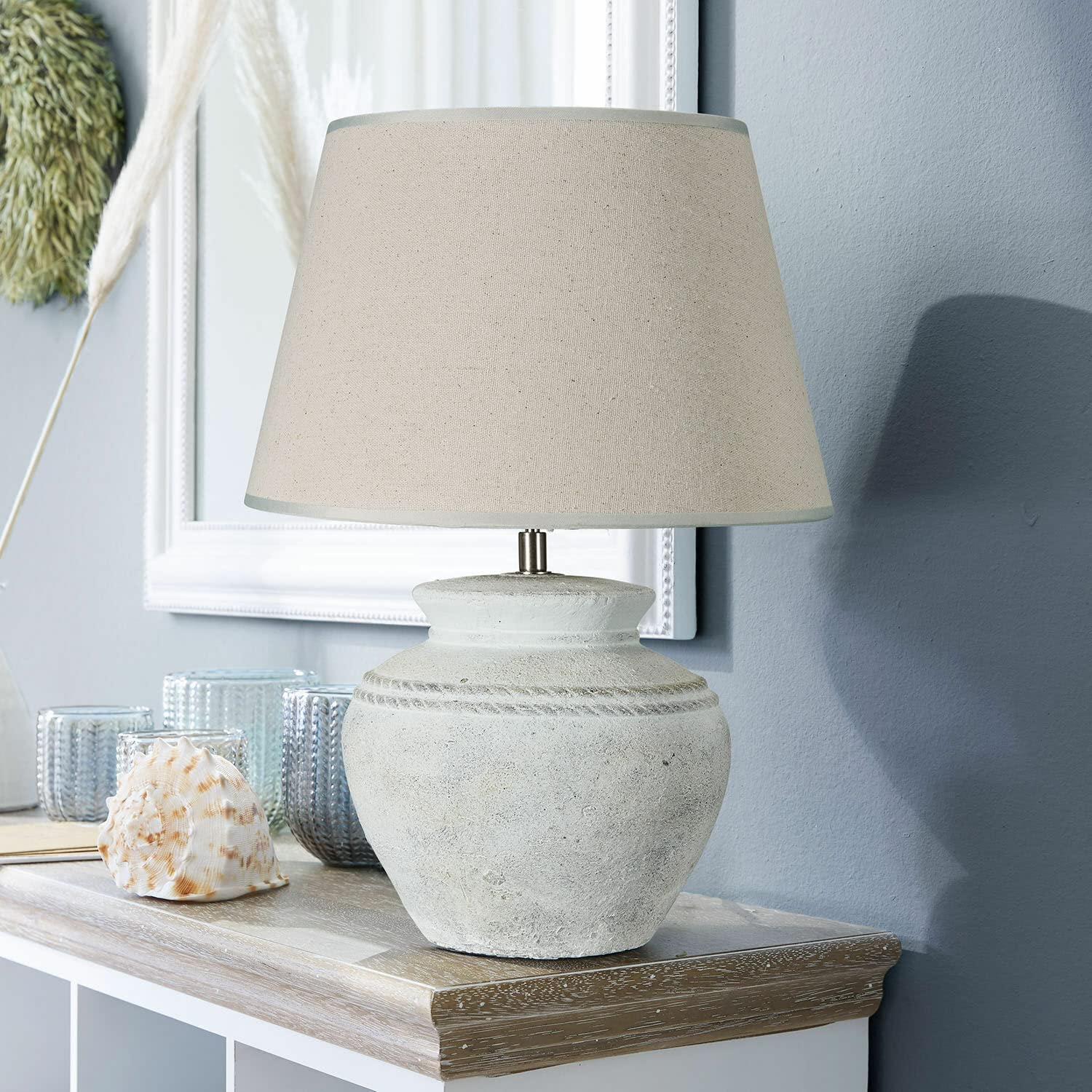 Loberon Tischlampe Cleveland - antikweiÃŸ | Kunstvoll Gearbeiteter Fuß - im Antik-Look - Zeitloses Design - Tischleuchte - Wohn-Accessoire - Keramik - Leinen