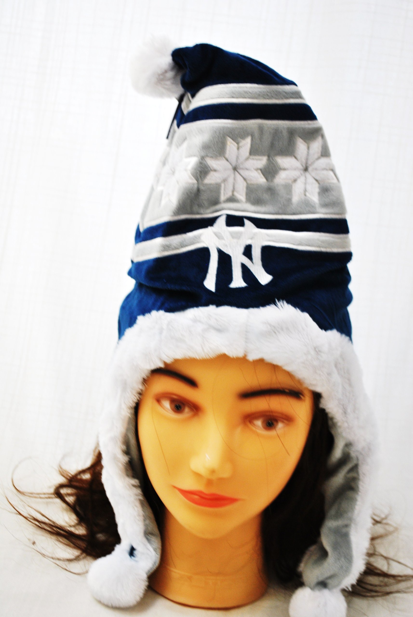 FOCO New York Yankees 2012 Snowflake Dangle Top