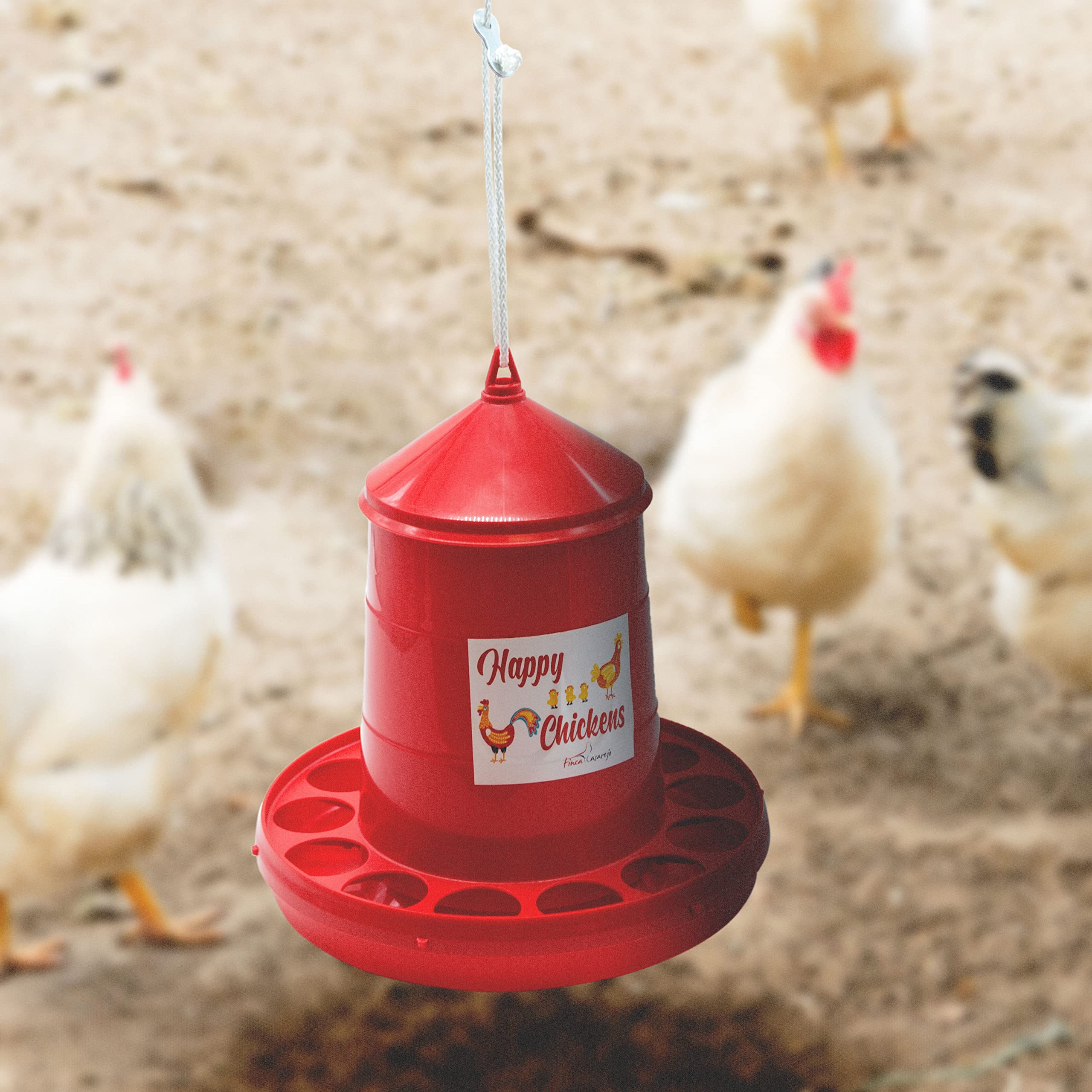 FINCA CASAREJO Comedero para Gallinas con Sistema Antidespilfarro - Tolva Happy Chickens 8 kg - Plástico Resistente para conservar el alimento - Incluye Guía Práctica de Alimentación - 4