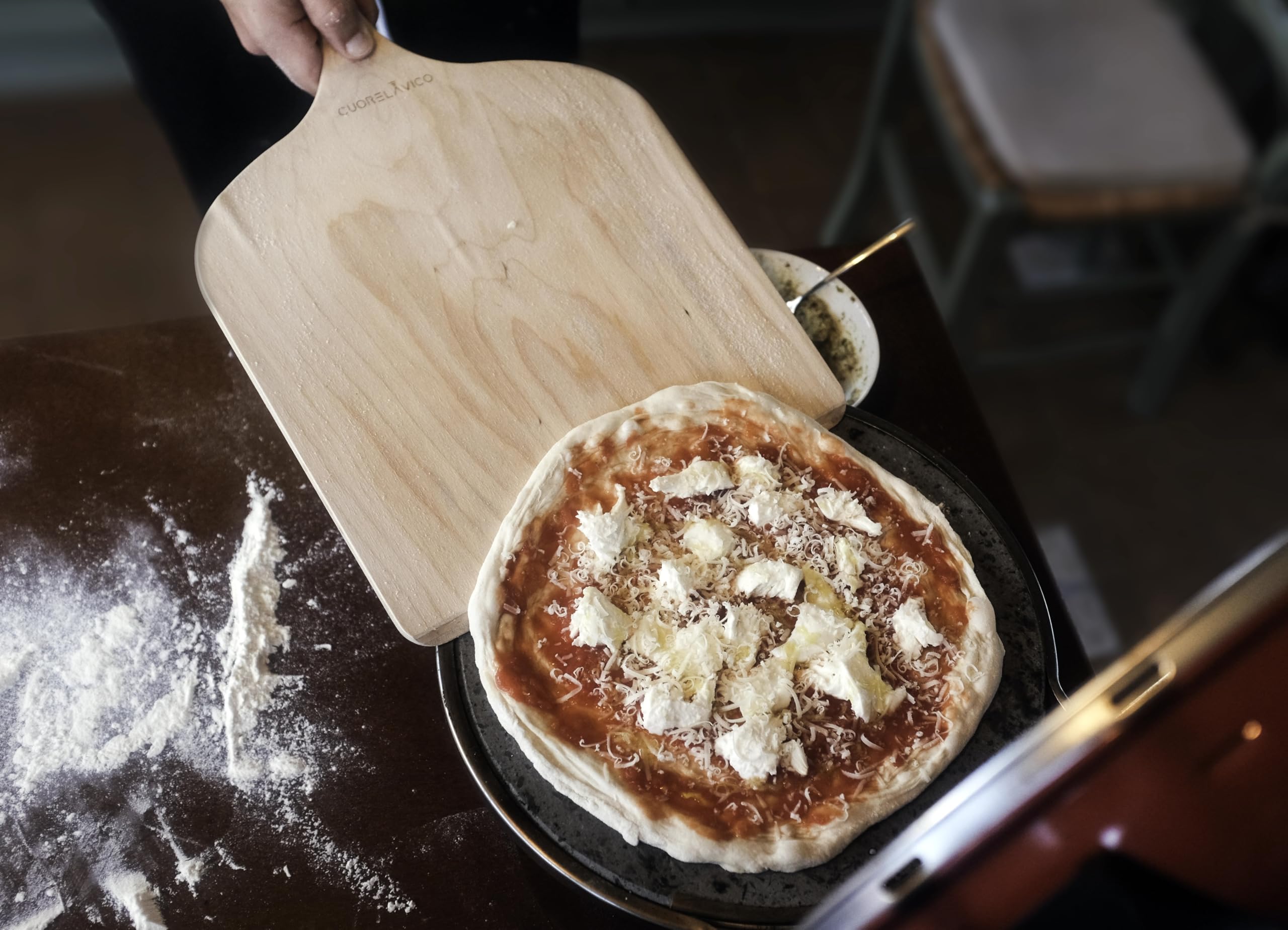 CUORE LAVICO - PLACA REFRACTARIA DE PIEDRA LAVICA, ETNEA REDONDA PARA PIZZA DIÁMETRO 31.5 SP. 1 CM HORNO Y BARBACOA PARA PAN Y PINZA
