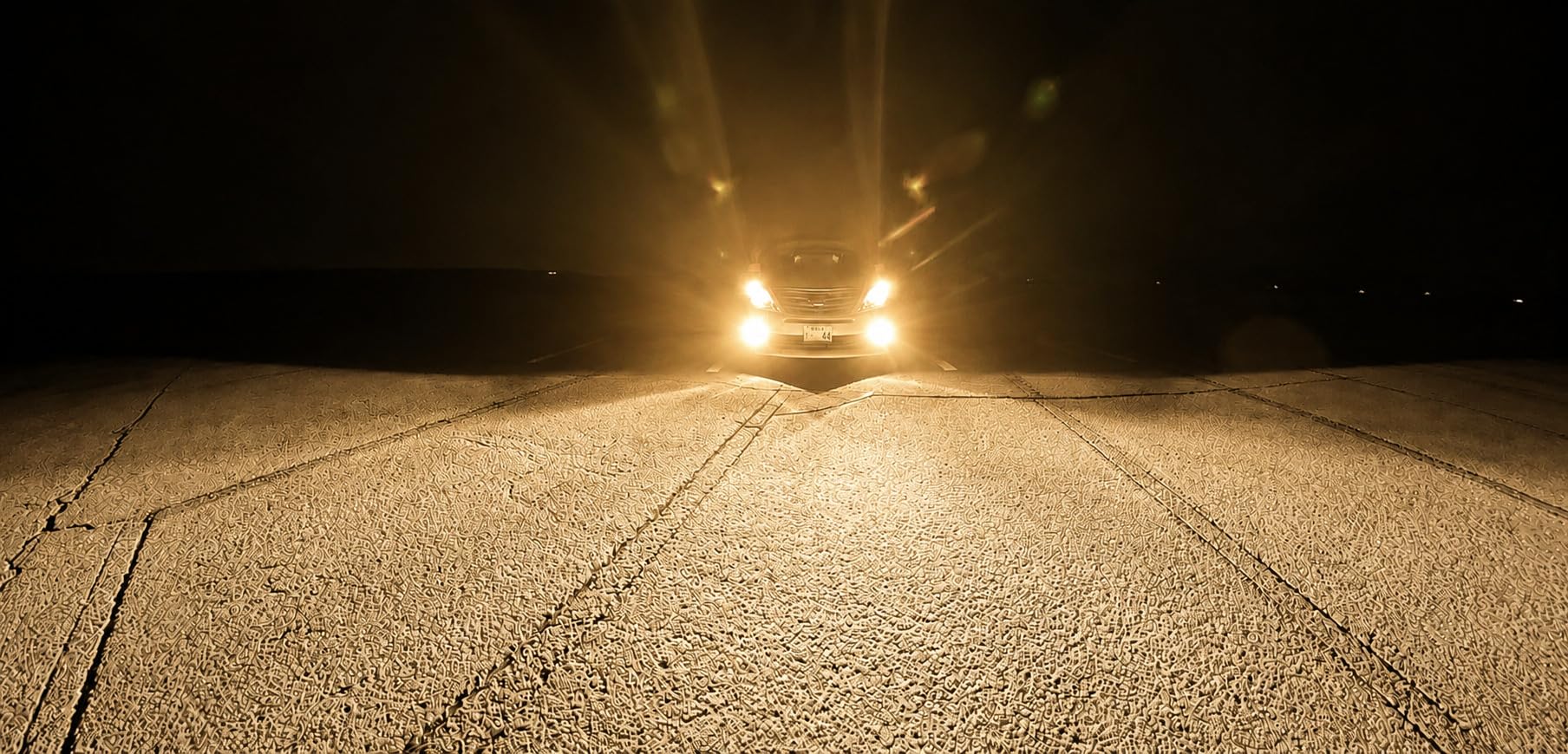 Amazon | 18LED 宇宙一明るいLEDバルブ シリーズS ハロゲン色(電球色