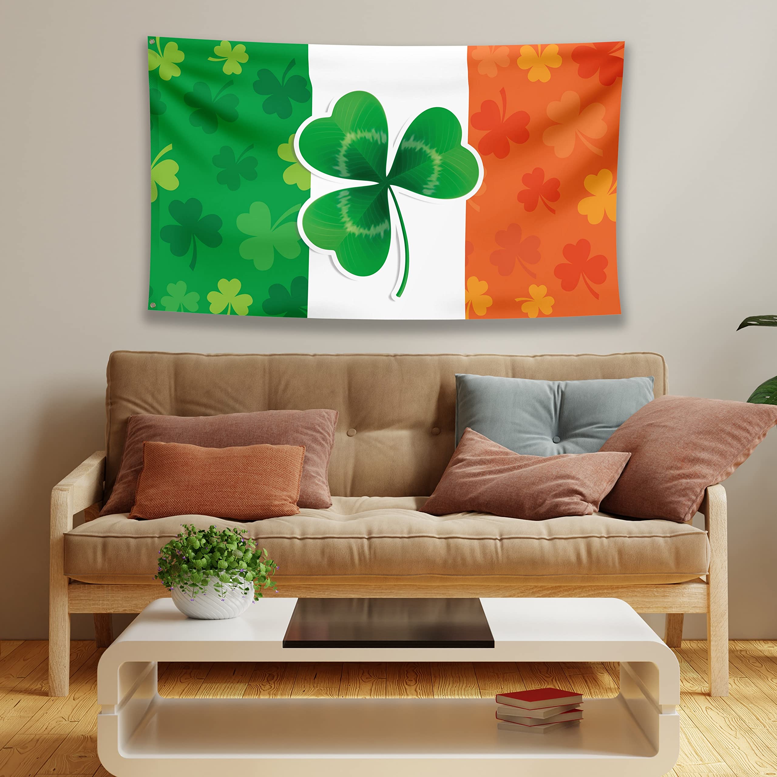 Sfondo Da Pianta Trifoglio Quattro Foglia. Simbolo Tradizionale Irlandese Giorno Di San Patrizio Image442845573
