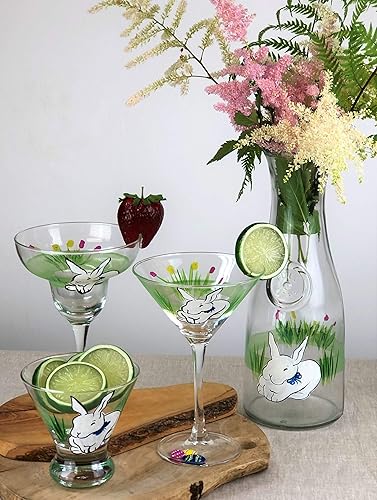 Miniatura 4 de Vasos de Martini pintados a mano de Pascua con conejito y tulipanes – Juego de 2, cristalería pintada a mano por artistas de Estados Unidos –