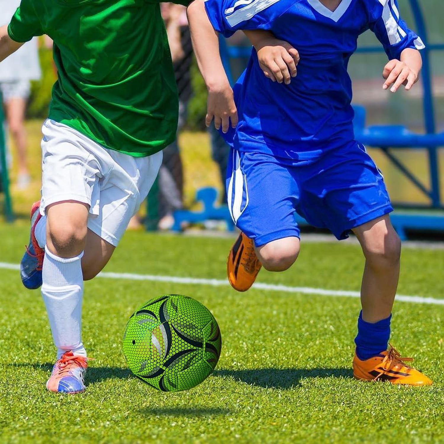 Leuchtender Fußball,Fußball Leuchten im Dunkeln,LED Fussball Standard Grösse 5, Reflektierender Fussball mit Pumpe für Nachtspiele Training, Sport Leuchtfußball für Erwachsene