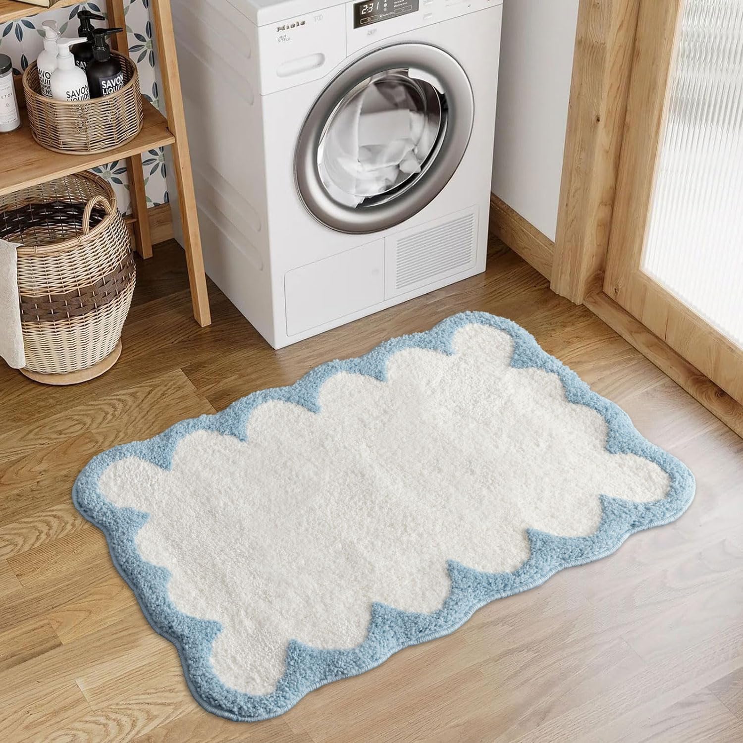 Scalloped Bath Mats Blue Bathroom Rugs Non Slip Washable Cute Bath Mats Microfiber Absorbent Soft Aesthetic Preppy Small Bath Rugs for Bedroom Tub Sink 32"x20"