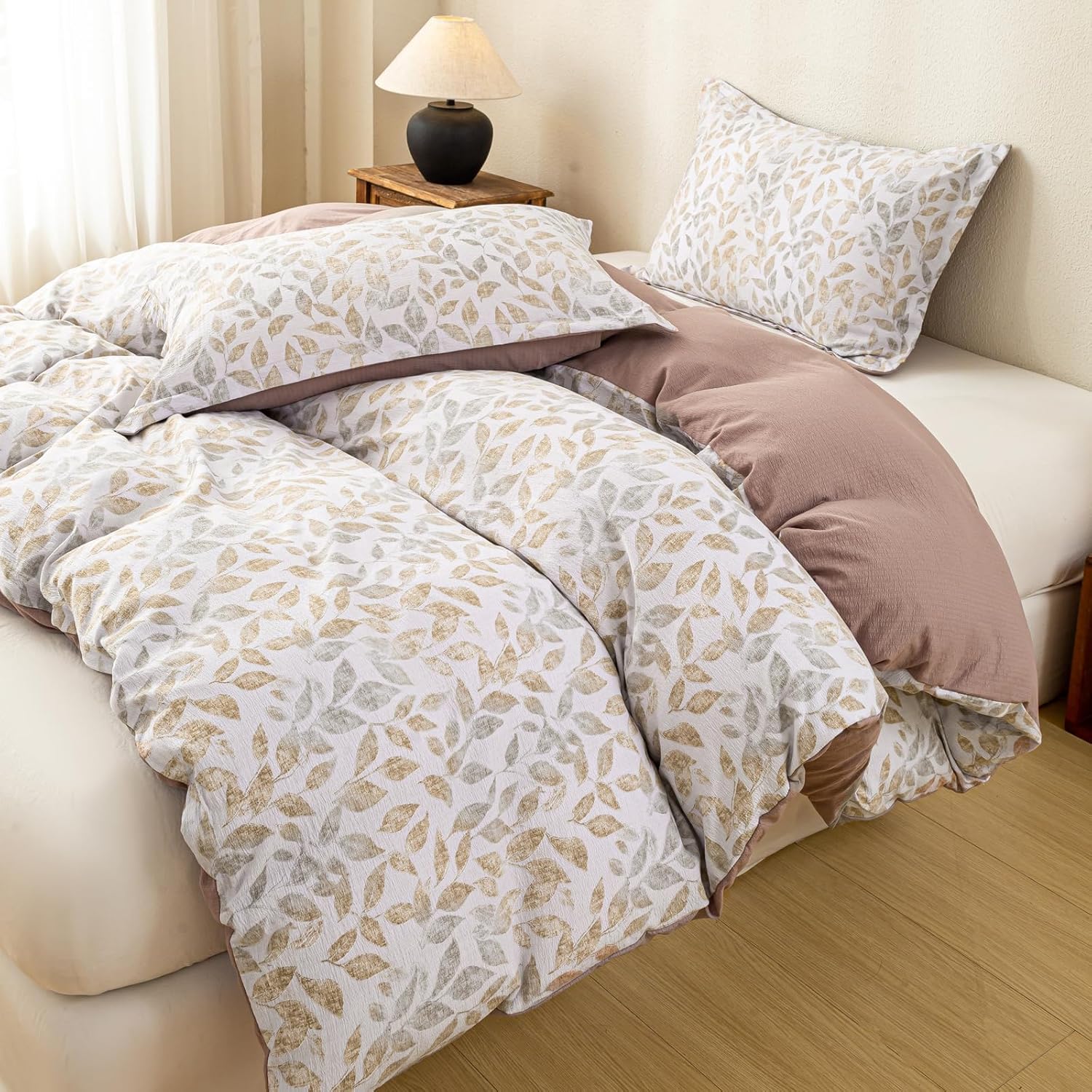 OAITE Brown Leaves Queen Size Duvet Cover-3 Pieces Prewashed Cotton-Like Polyester Extra Soft Bedding Set, Includes 1 Duvet Cover 90''x90''with Zipper Closure & 2 Pillow Shams, Comforter Not Included