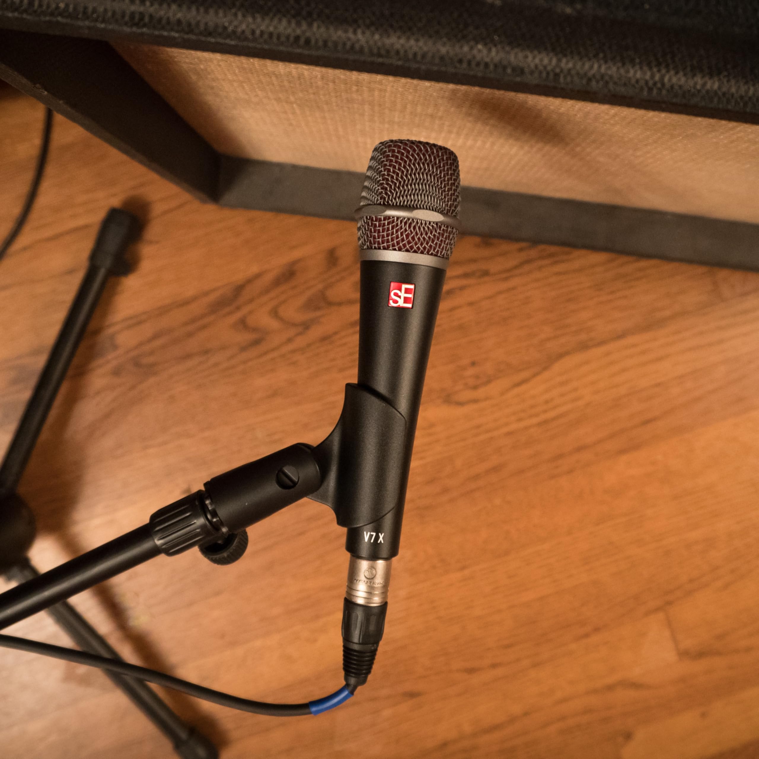 SE ELECTRONICS - Micrófono de Instrumento de Grado de Estudio V7 Supercardioide