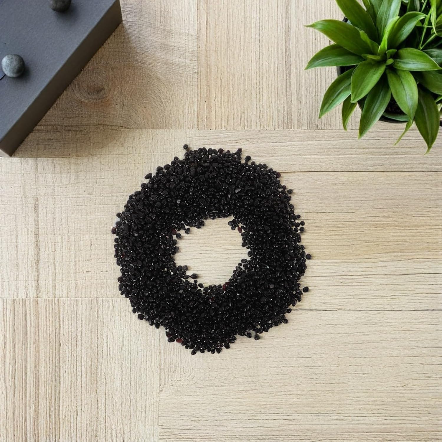 MAGICLULU Black Crushed Gravel Sand for Aquarium and Water Features, Sandstone Decorative Rocks with Versatile Compatibility and Easy Maintenance for Indoor Aquarium and Home Decoration