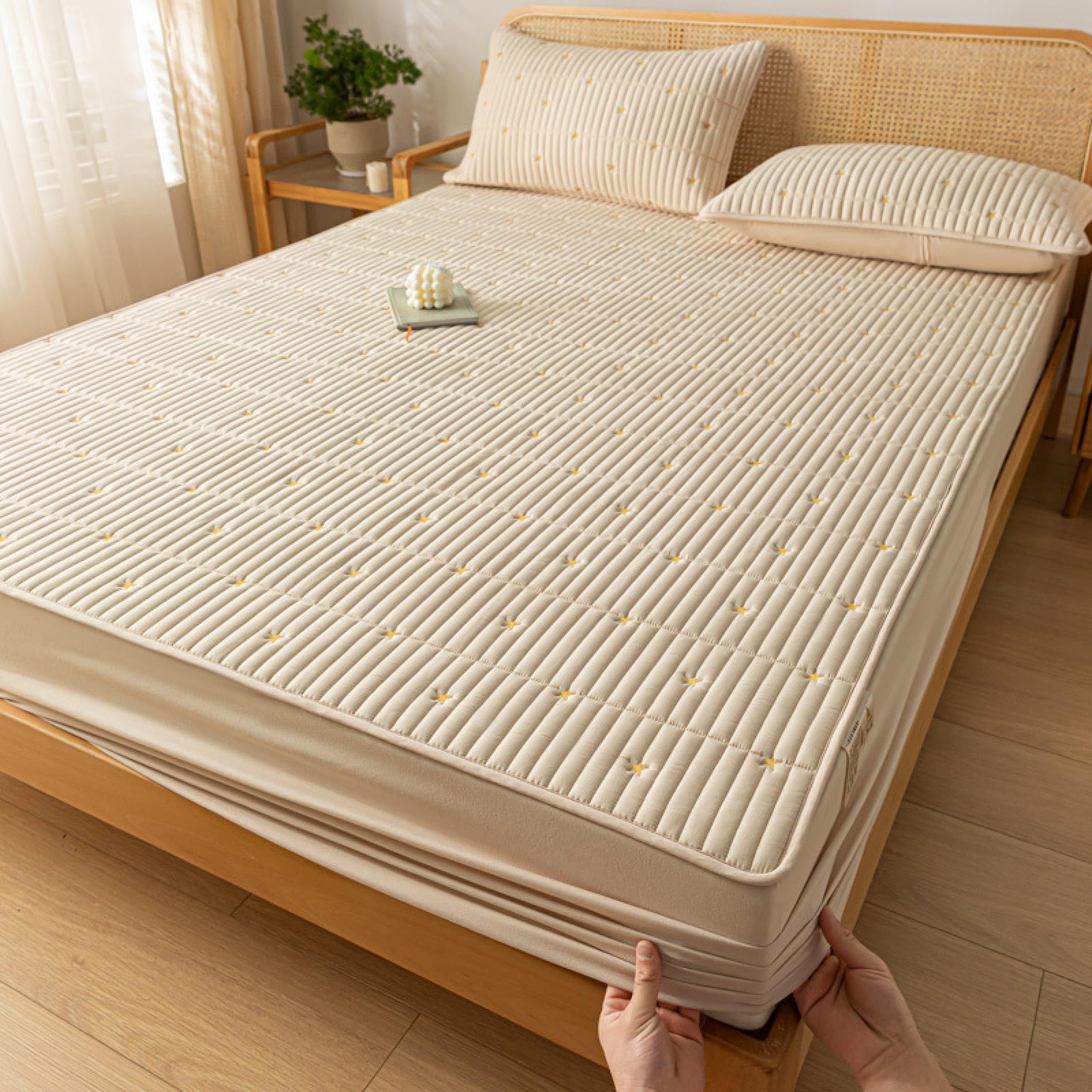 Gestepptes besticktes Spannbetttuch für King-Size-Bett, weicher und dicker Matratzenschoner, extra tiefe Tasche, Khaki, 180 x 200 cm