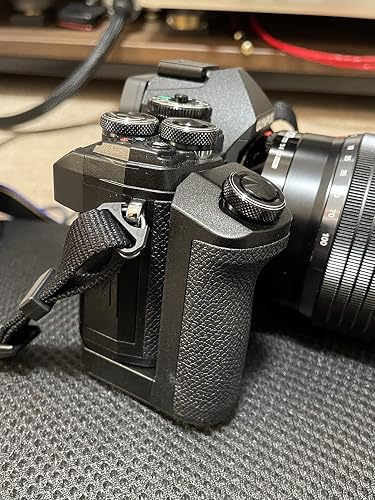 Amazon | OLYMPUS ミラーレス一眼カメラ OM-D E-M5 MarkIII用 カメラ
