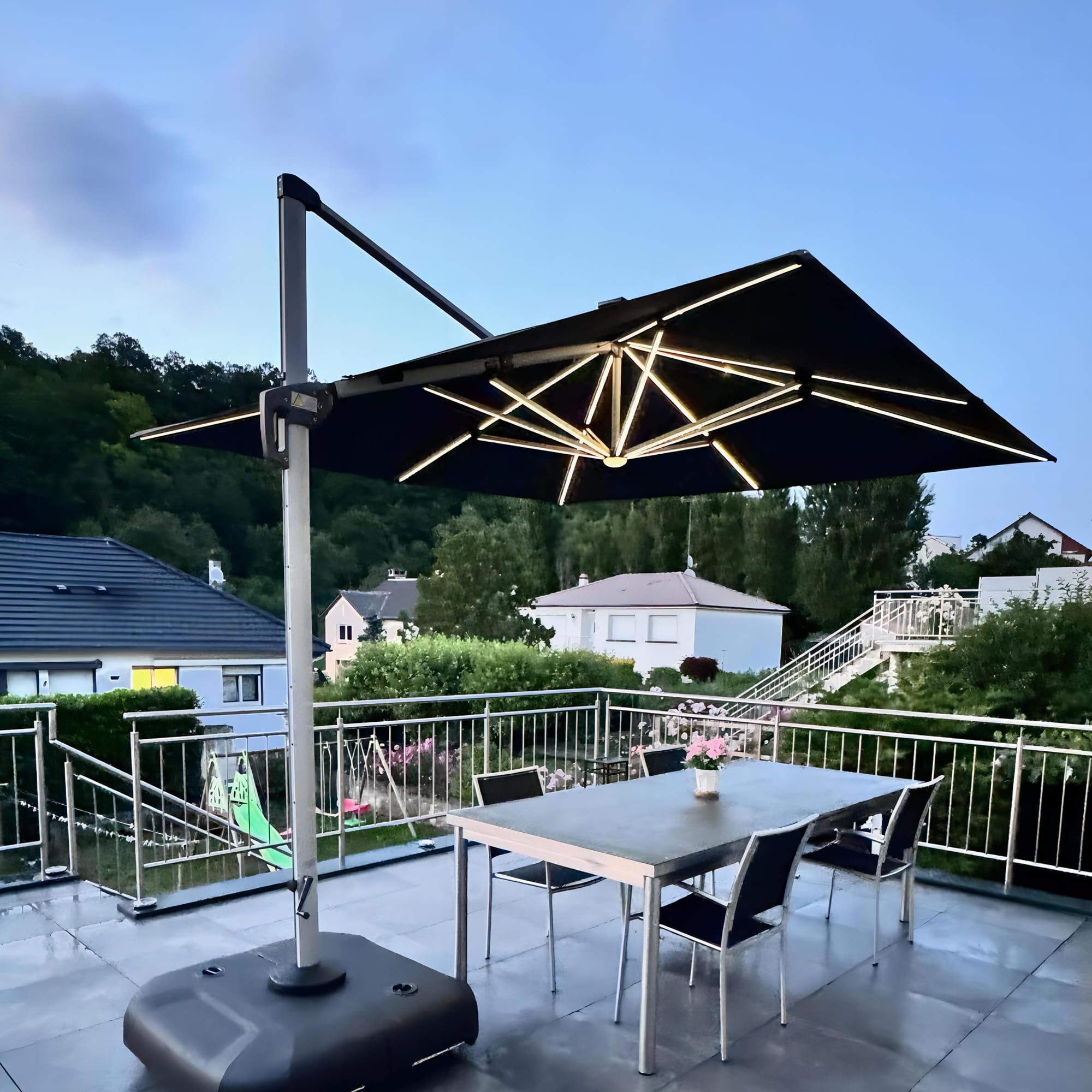 PURPLE LEAF Sonnenschirm mit LED Solar Beleuchtung Ampelschirm 300 x 300 cm Marktschirm Groß 360°Rotation, Gartenschirm mit Kurbel, Balkonschirm XXL, Sonnenschutz UV50+, Grau