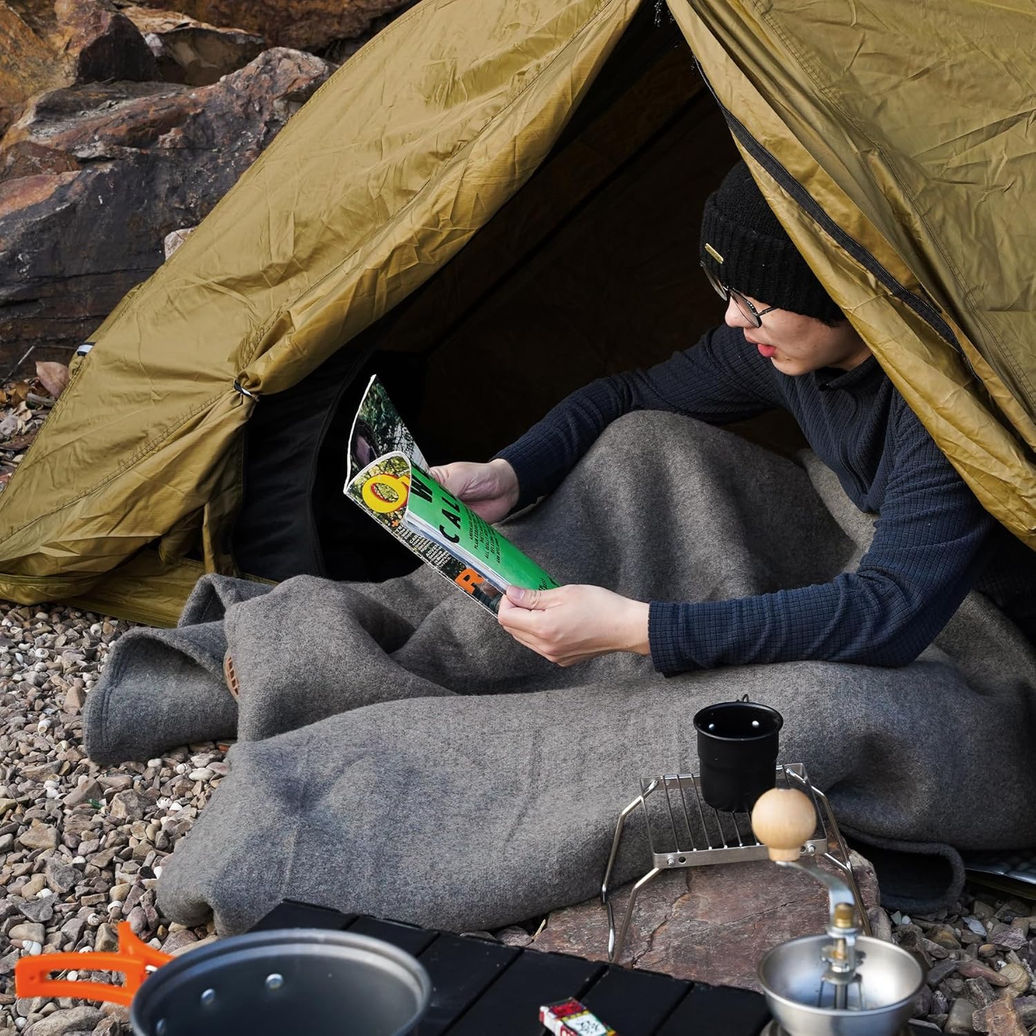REDCAMP Wool Blanket, Warm and Thick Wool Camping Blanket- Great for Outdoors, Stadium Blanket, Picnics, Travel and Car, Machine Washable 86"x 63" Grey